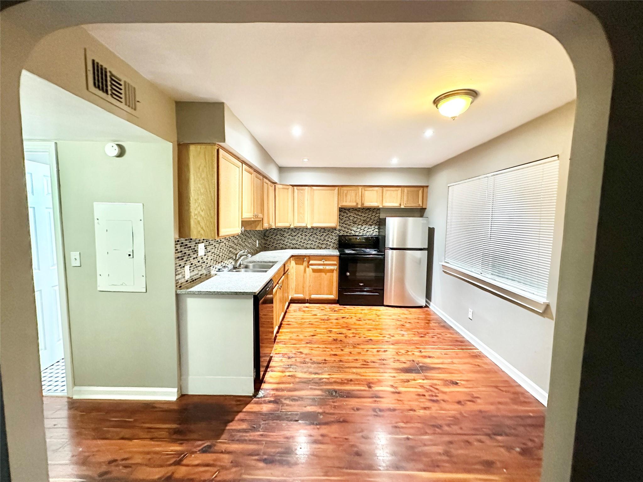 1302 S Quinlan Park Rd, Austin, TX 78732