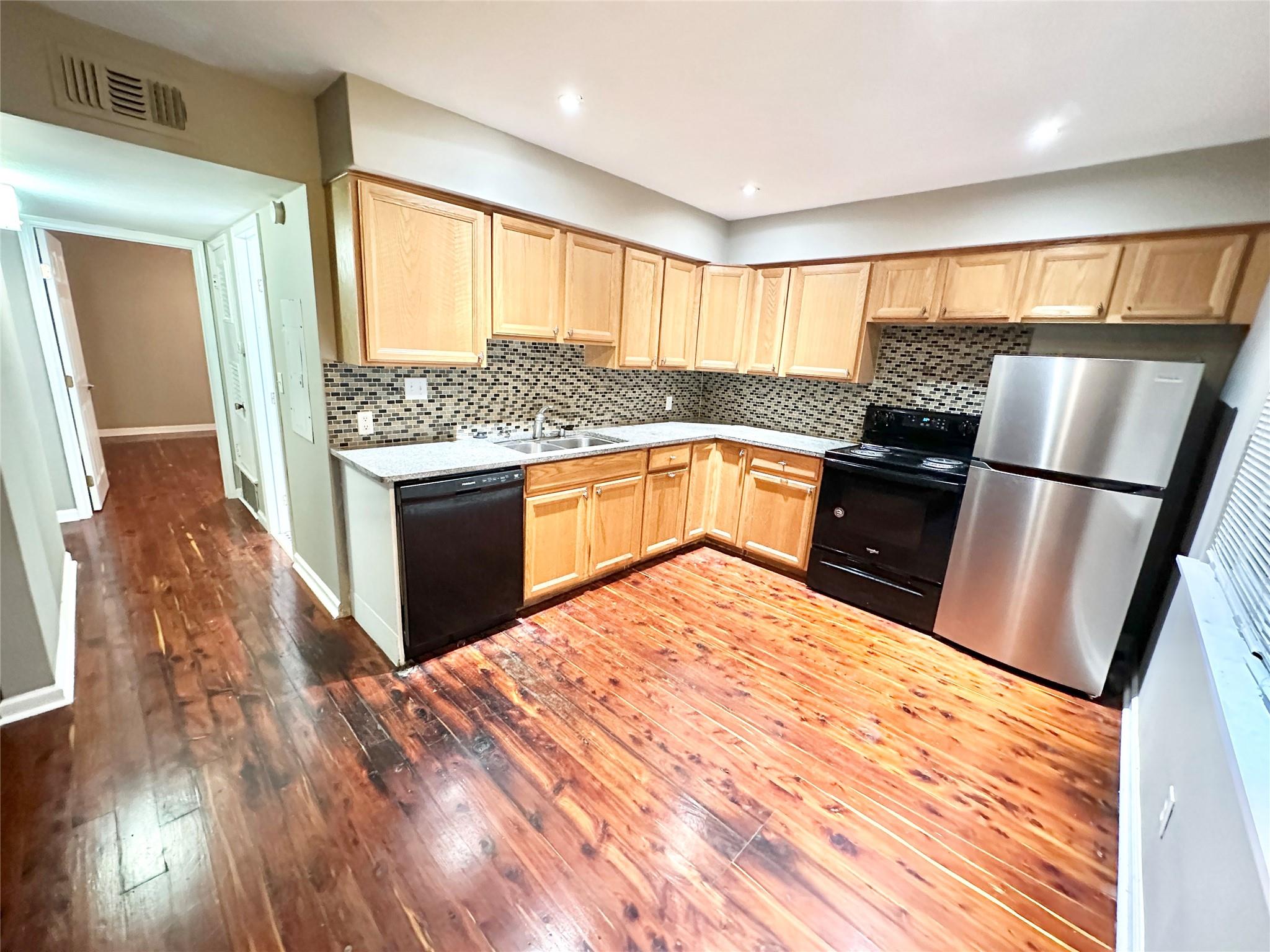 1302 S Quinlan Park Rd, Austin, TX 78732