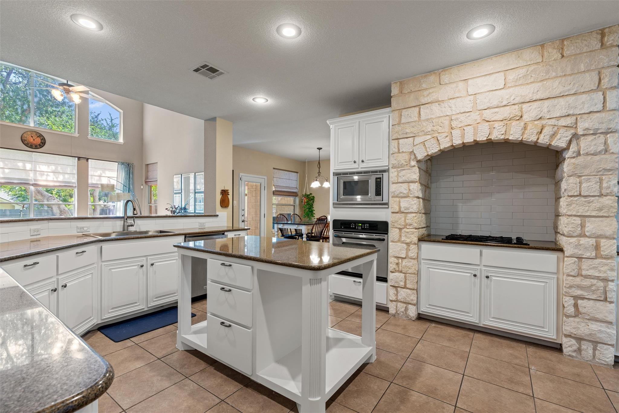 7016 Tanaqua Ln, Austin, TX 78739