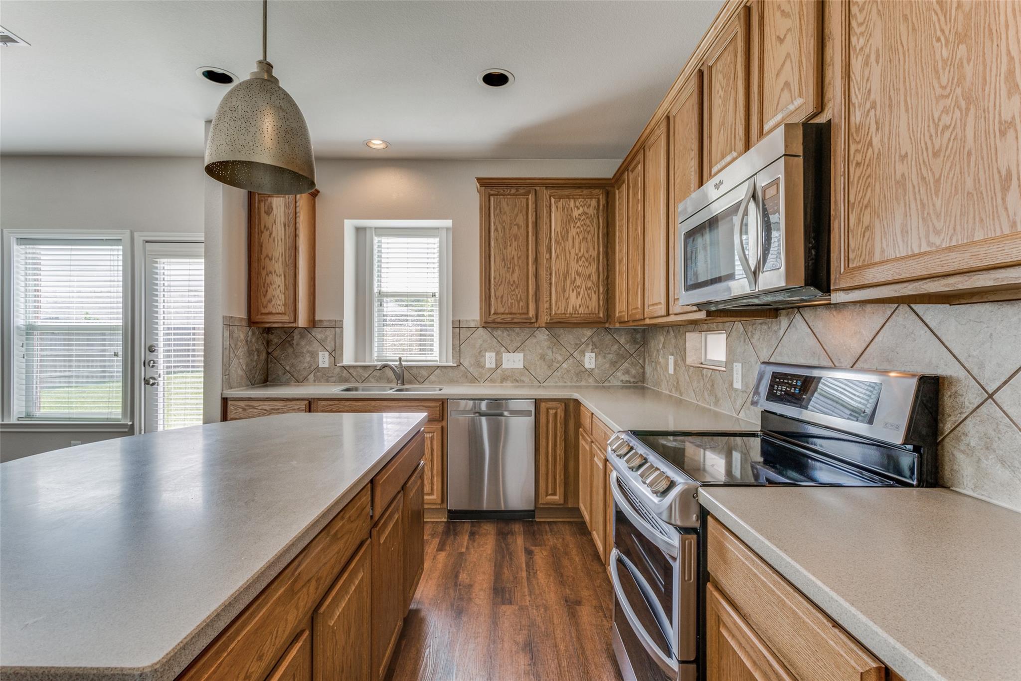 2813 Kickapoo Cavern Dr, Pflugerville, TX 78660