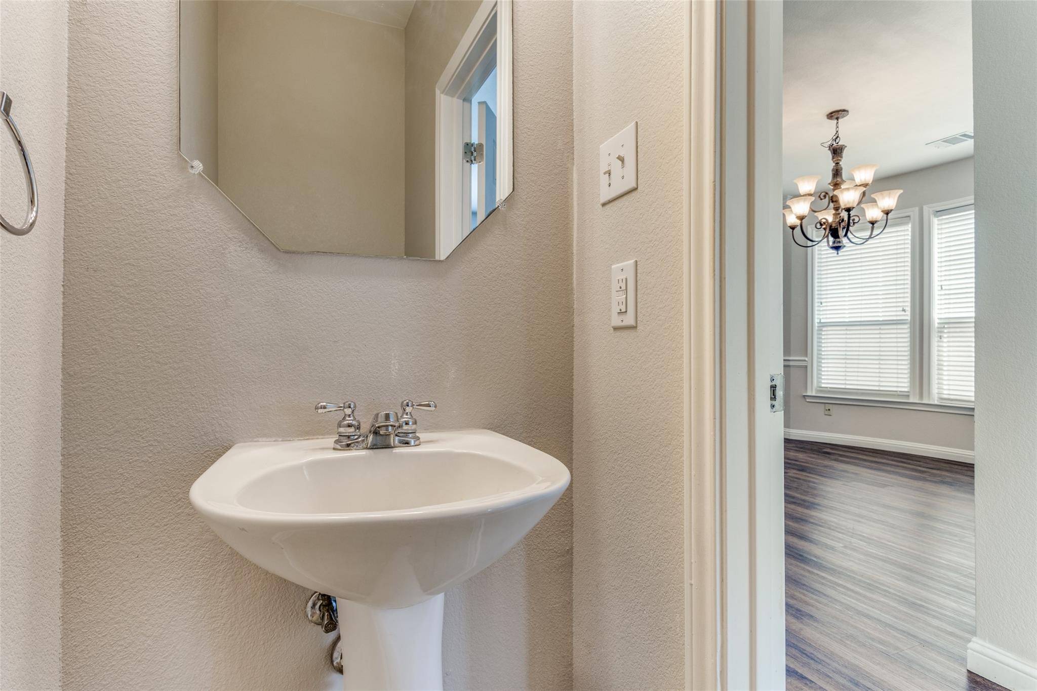 2813 Kickapoo Cavern Dr, Pflugerville, TX 78660