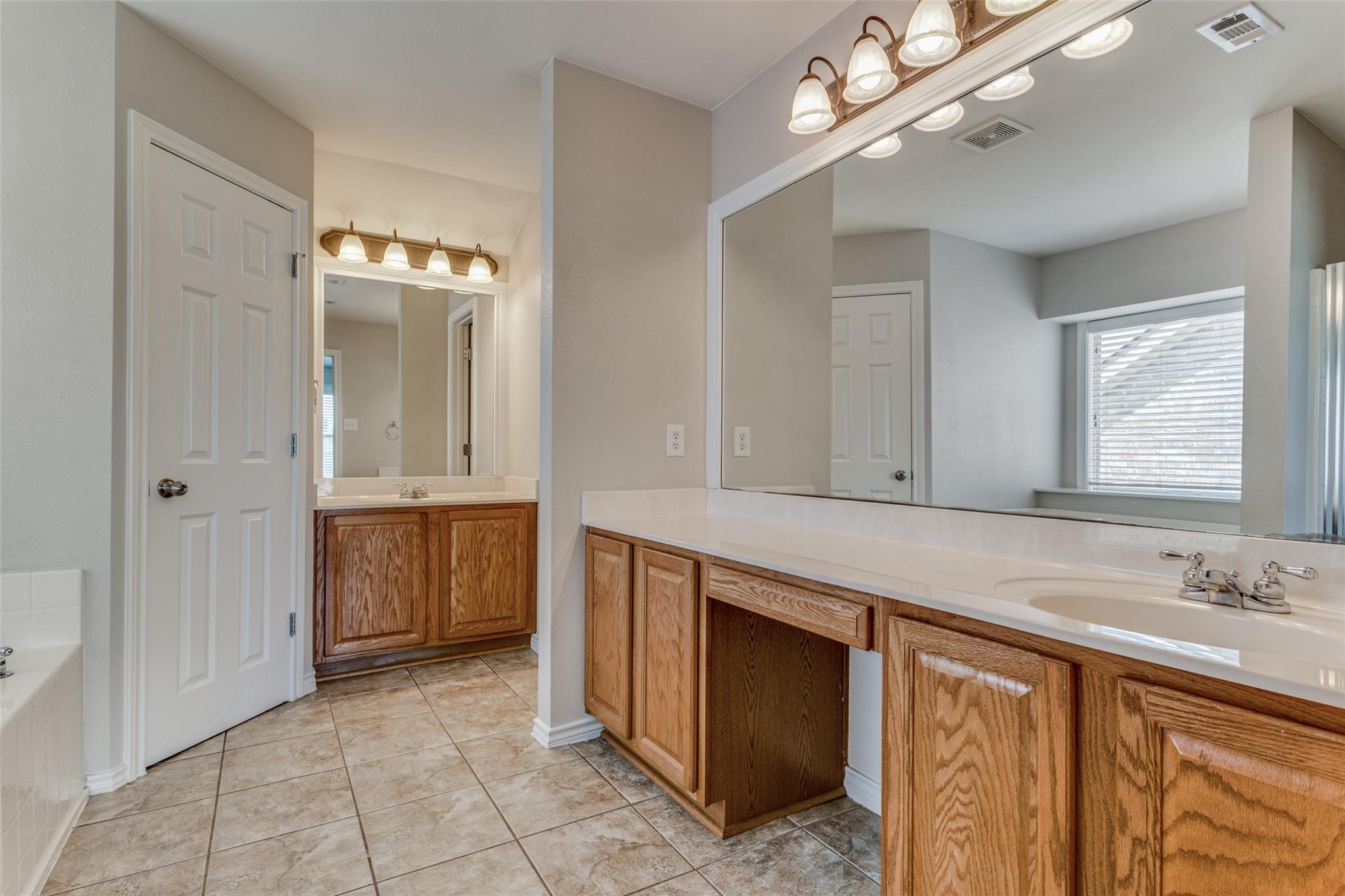 2813 Kickapoo Cavern Dr, Pflugerville, TX 78660