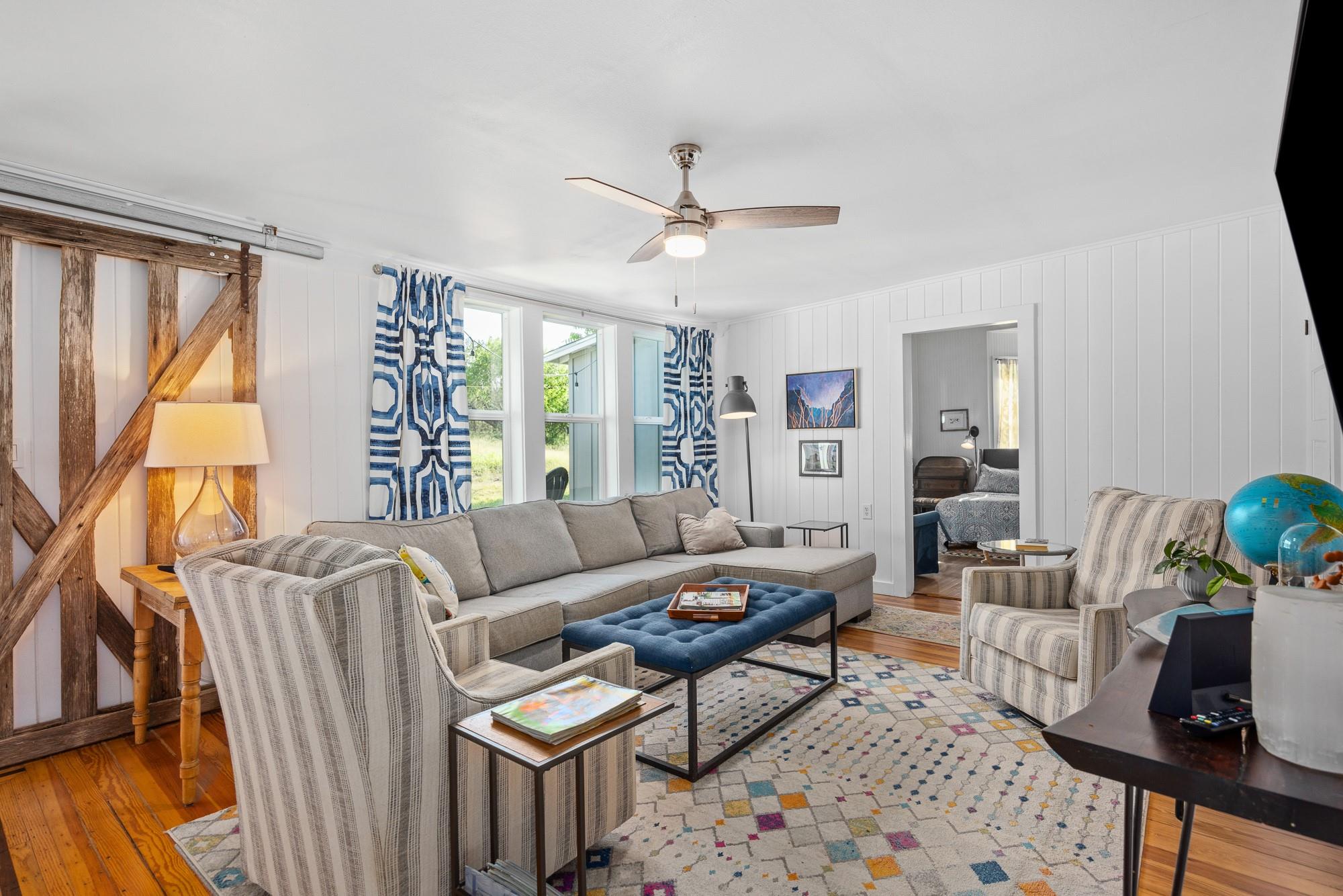 684 Stoneleigh Rd, Center Point, TX 78010