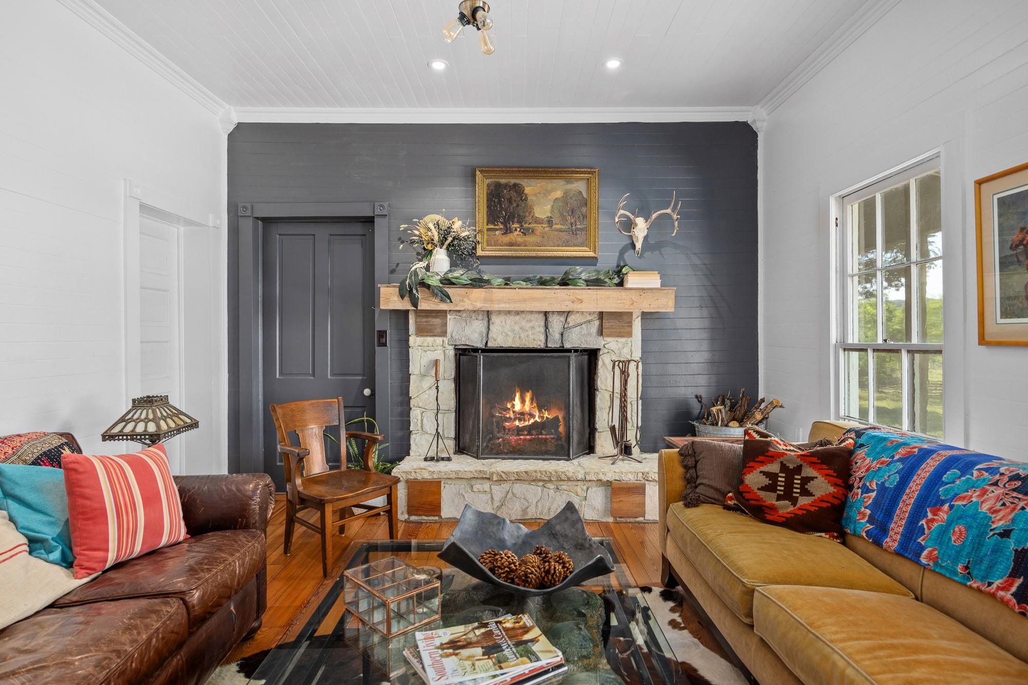 684 Stoneleigh Rd, Center Point, TX 78010