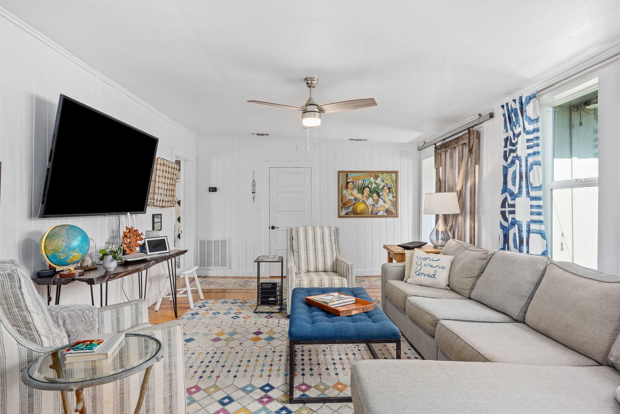 684 Stoneleigh Rd, Center Point, TX 78010