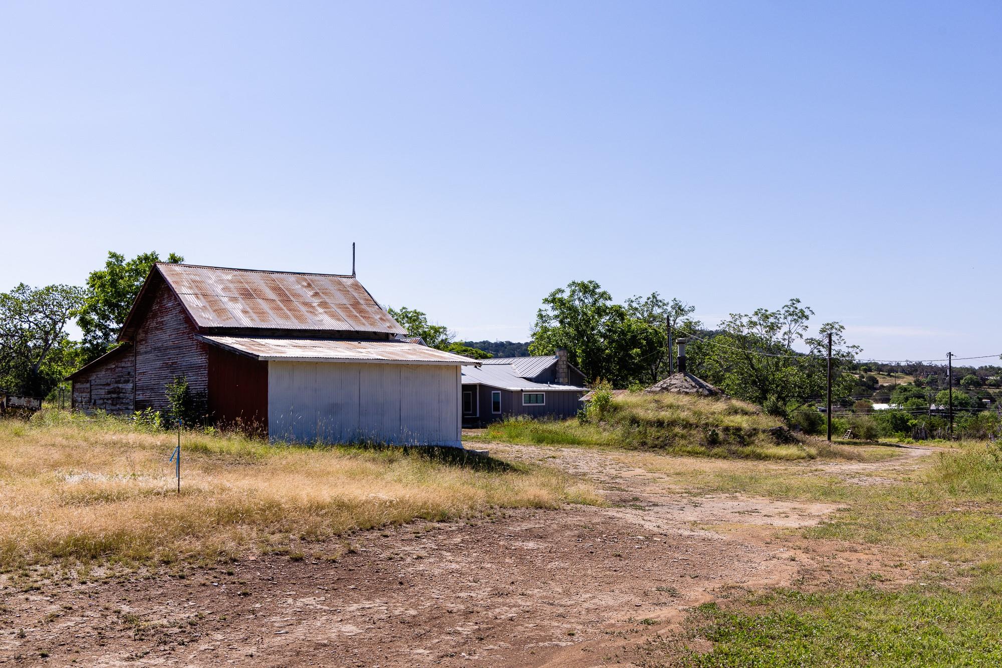 684 Stoneleigh Rd, Center Point, TX 78010