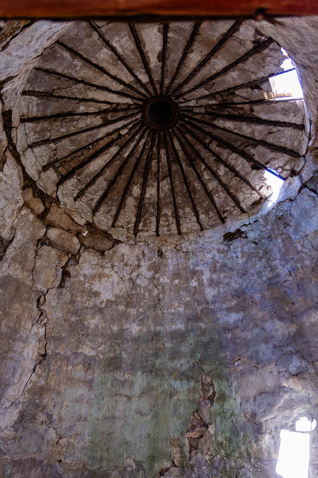 684 Stoneleigh Rd, Center Point, TX 78010