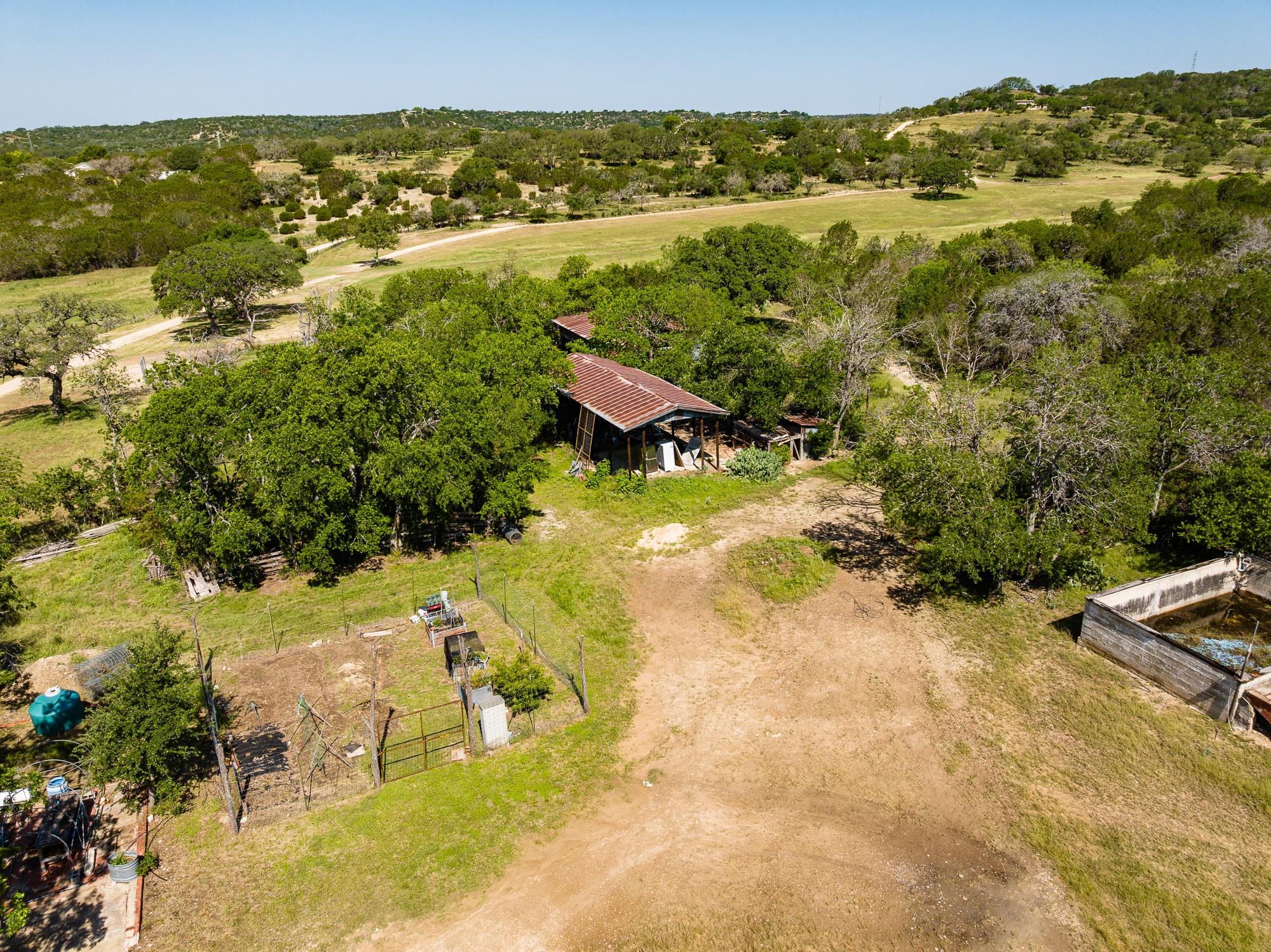 684 Stoneleigh Rd, Center Point, TX 78010