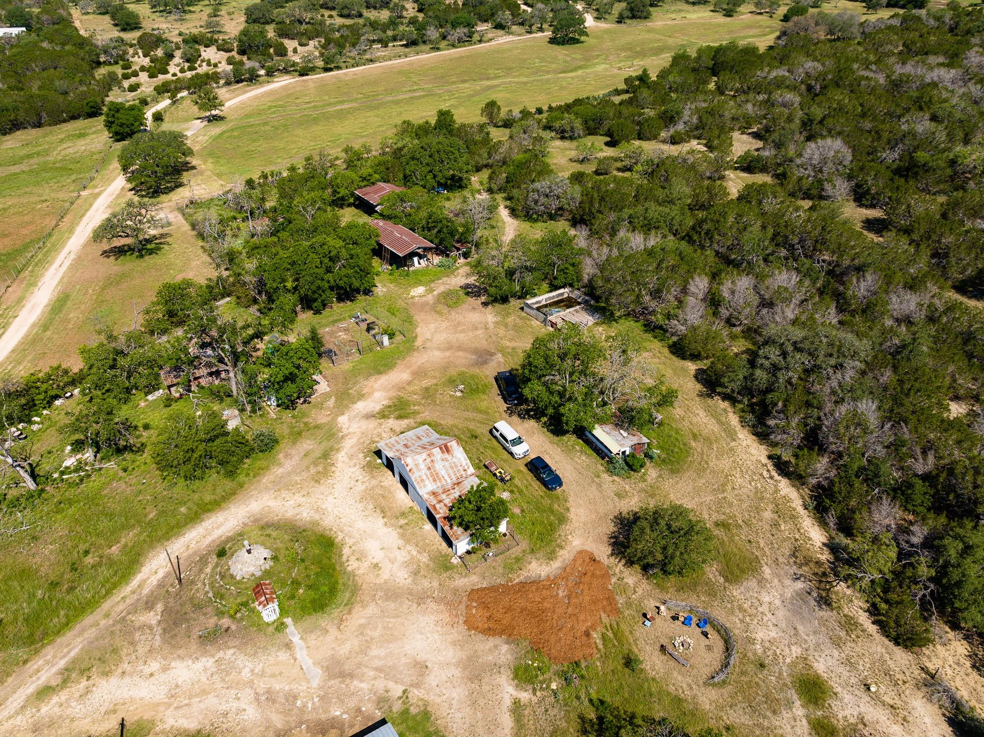 684 Stoneleigh Rd, Center Point, TX 78010