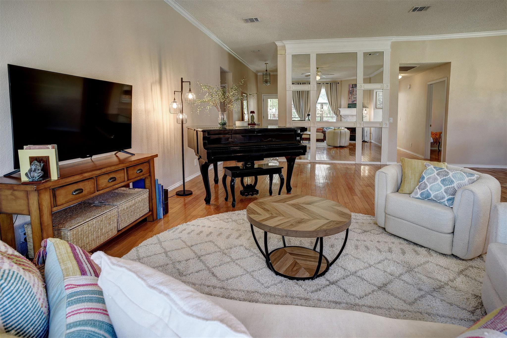 9134 Edwardson Ln, Austin, TX 78749