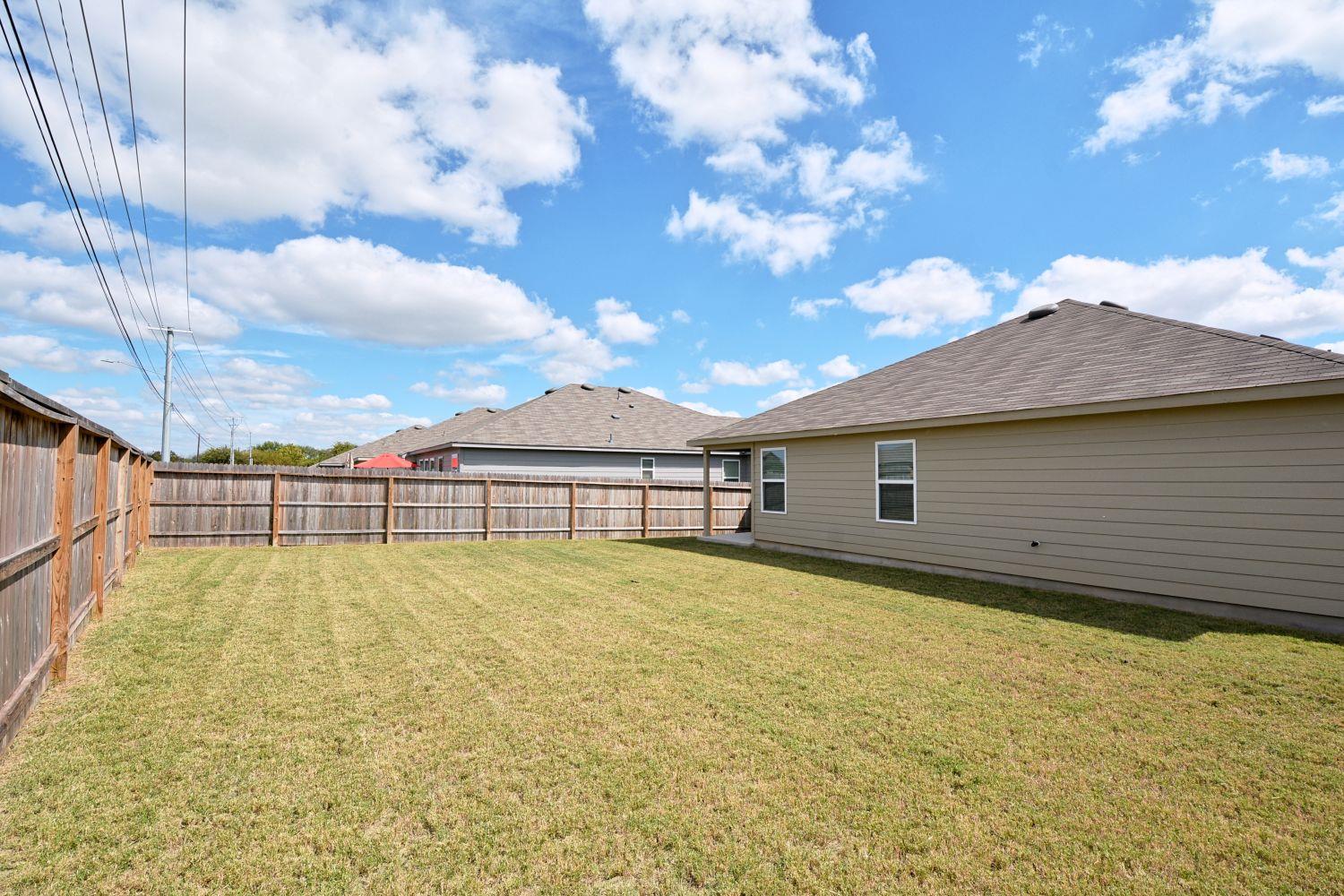 475 Autumn Leaf Dr, New Braunfels, TX 78130