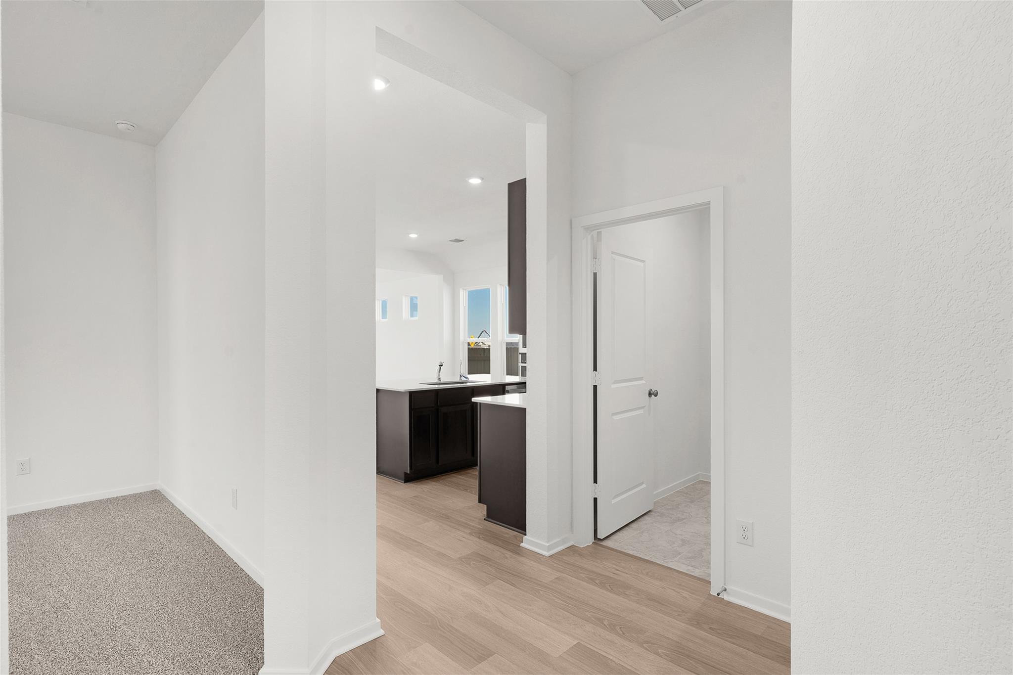 25621 Flora Bella Ln, Elgin, TX 78621