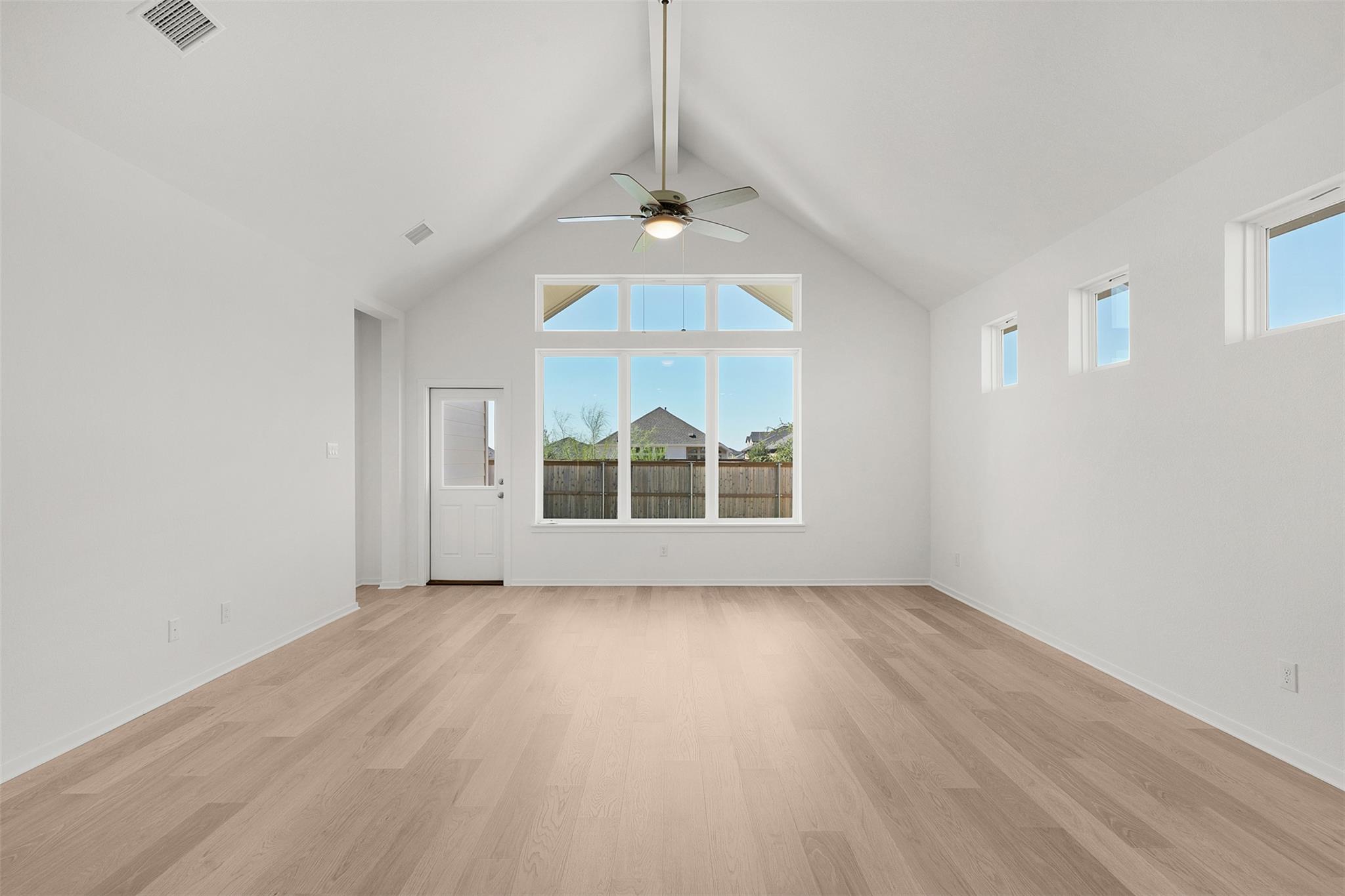 25621 Flora Bella Ln, Elgin, TX 78621