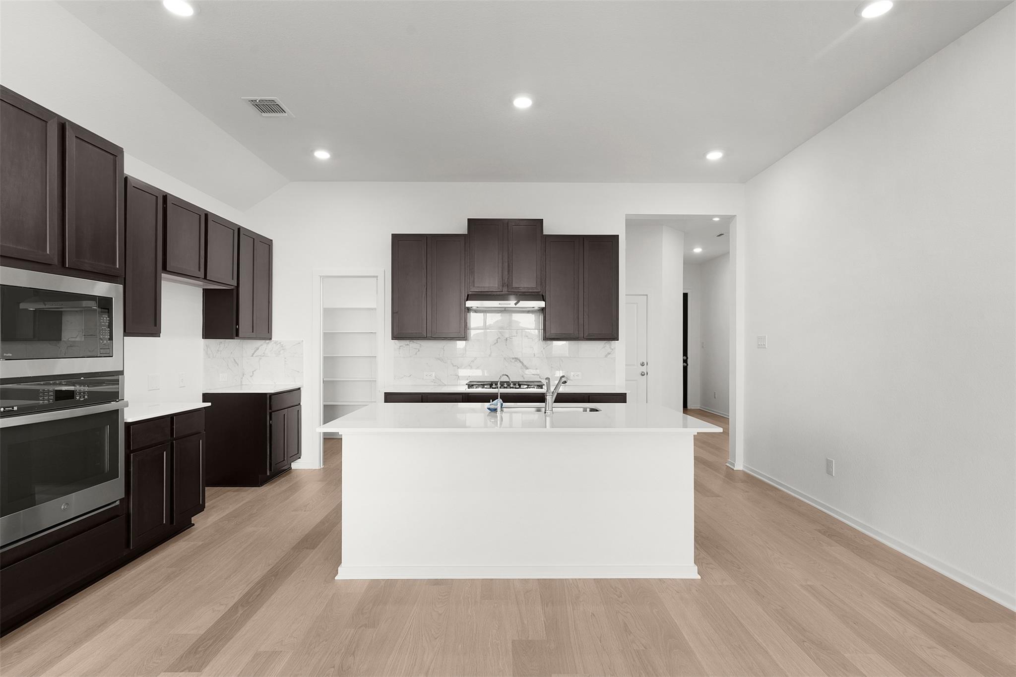 25621 Flora Bella Ln, Elgin, TX 78621