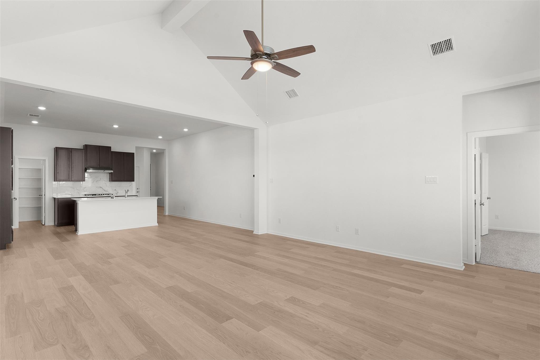 25621 Flora Bella Ln, Elgin, TX 78621