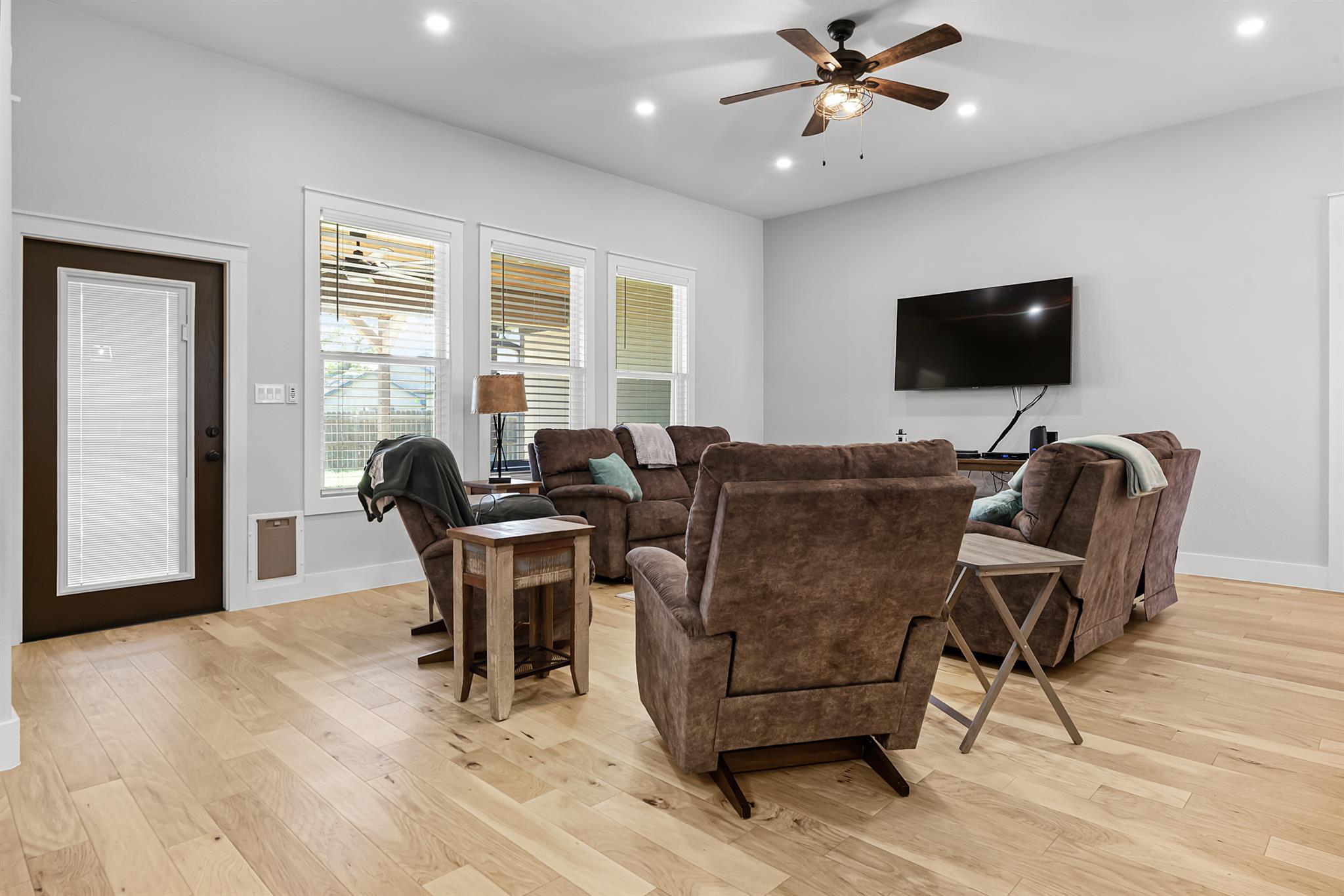 110 Les Ln, Smithville, TX 78957