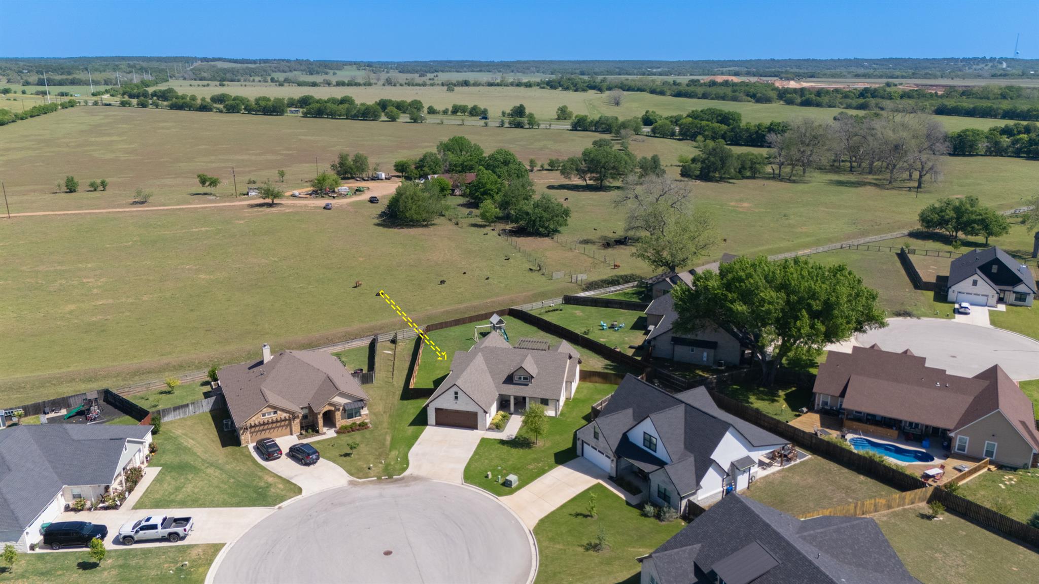 110 Les Ln, Smithville, TX 78957
