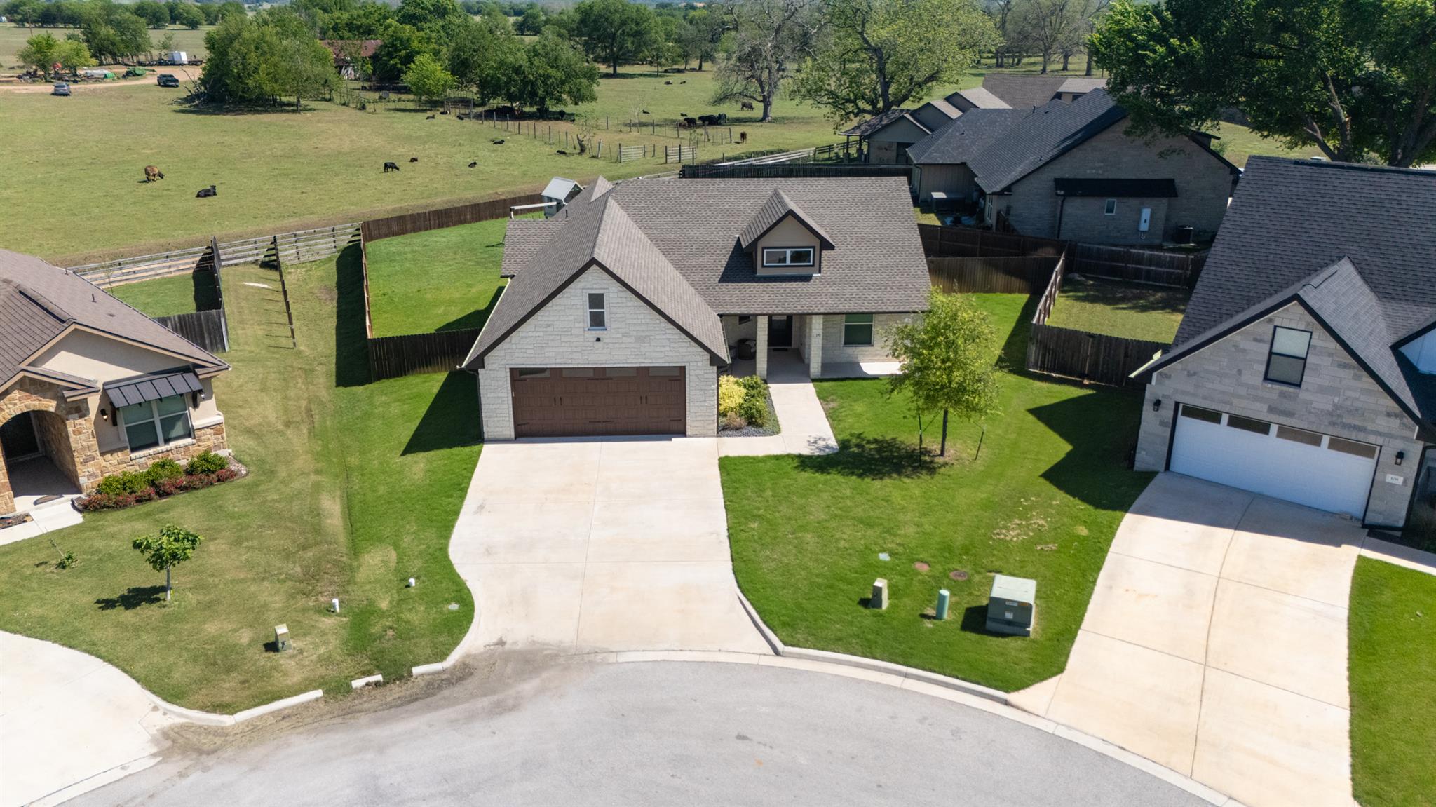110 Les Ln, Smithville, TX 78957