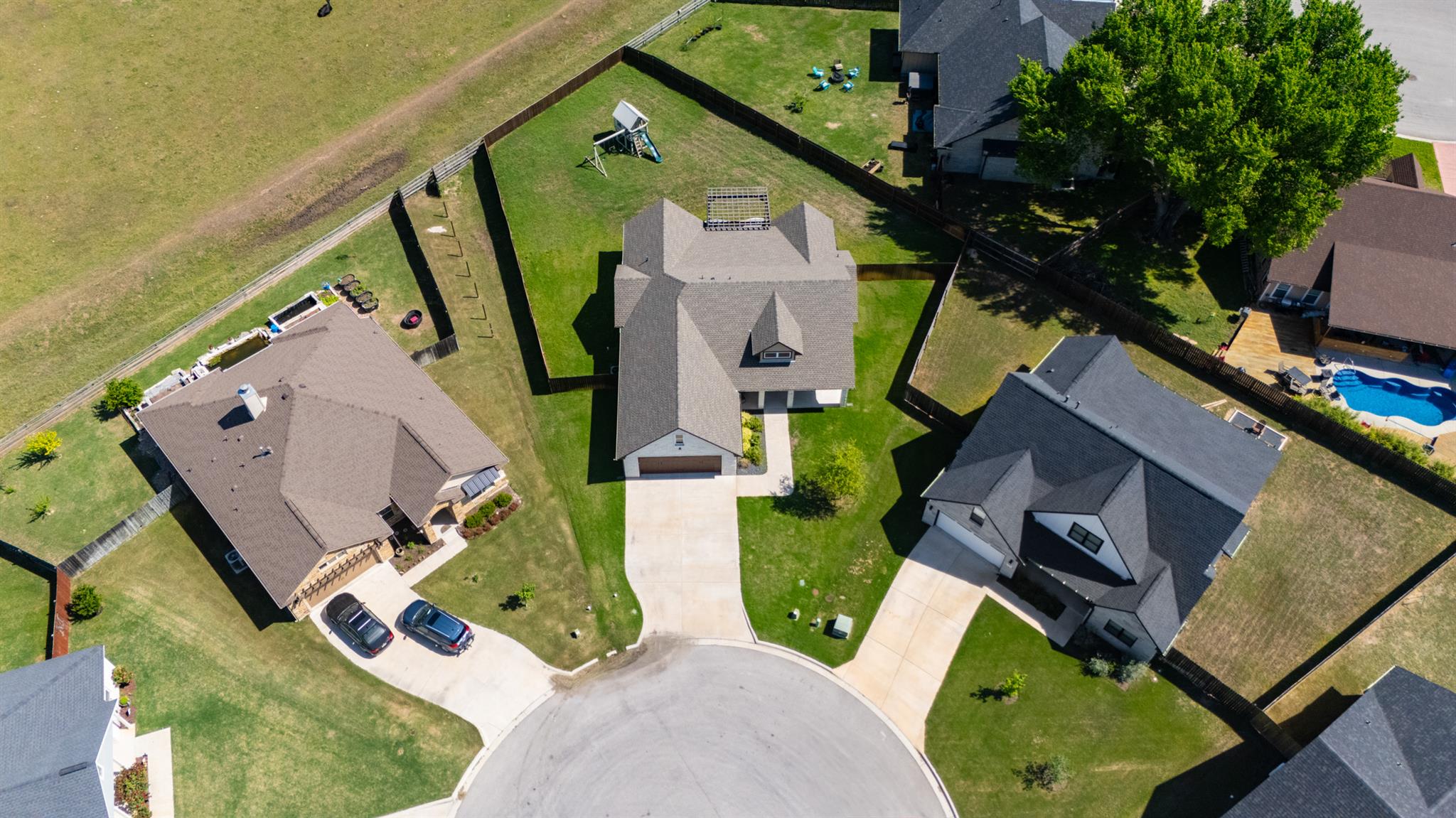 110 Les Ln, Smithville, TX 78957