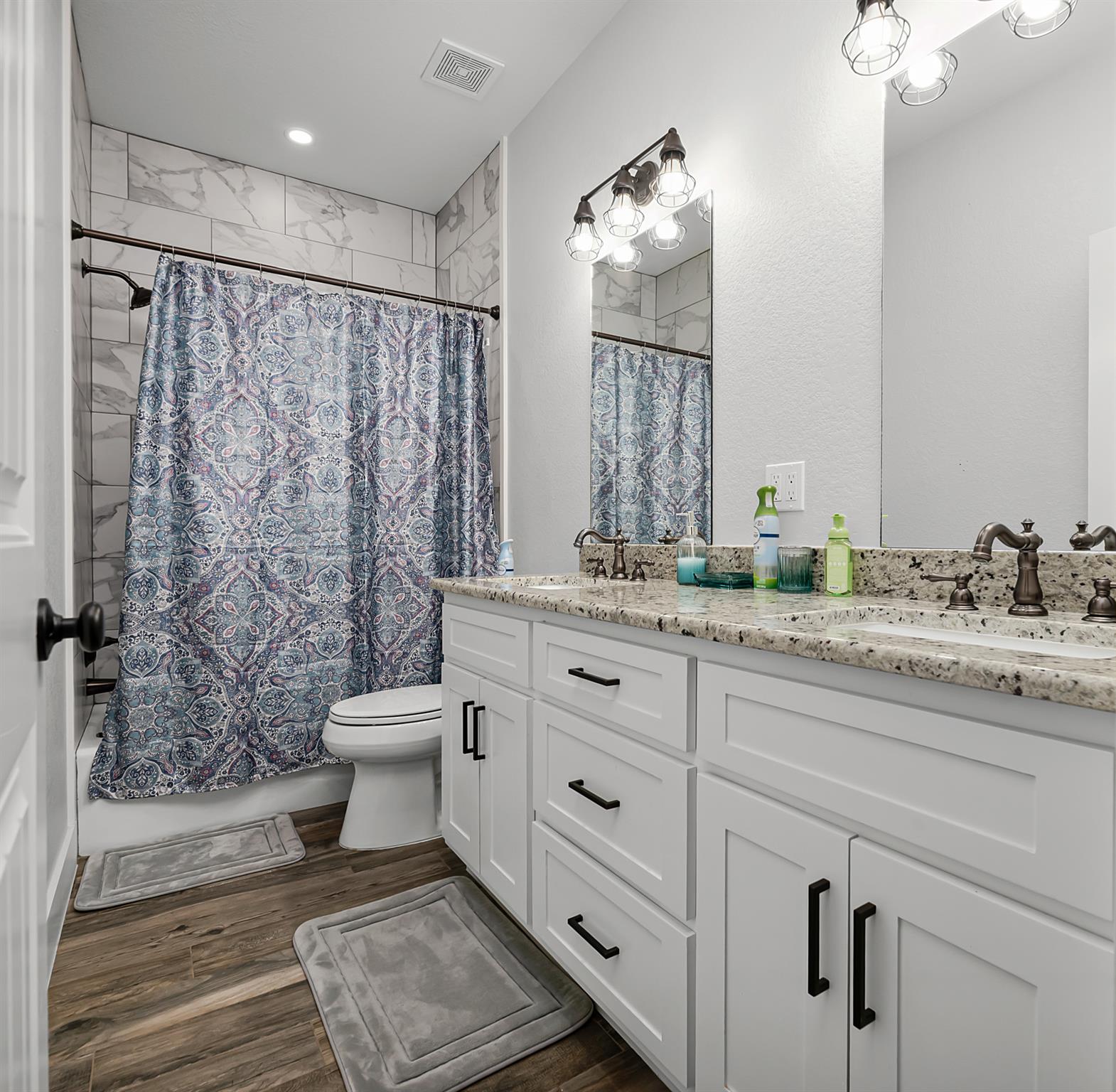 110 Les Ln, Smithville, TX 78957