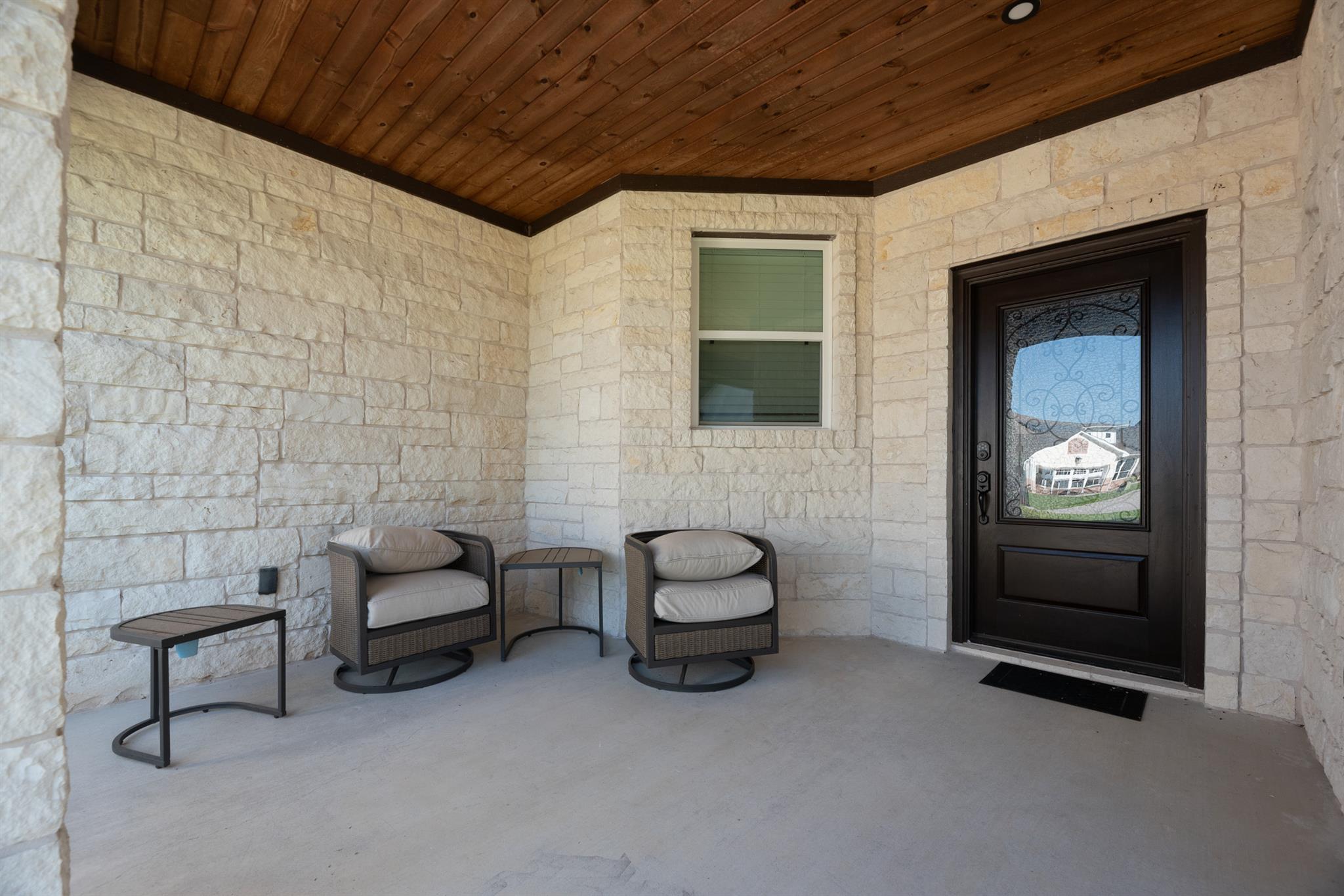 110 Les Ln, Smithville, TX 78957
