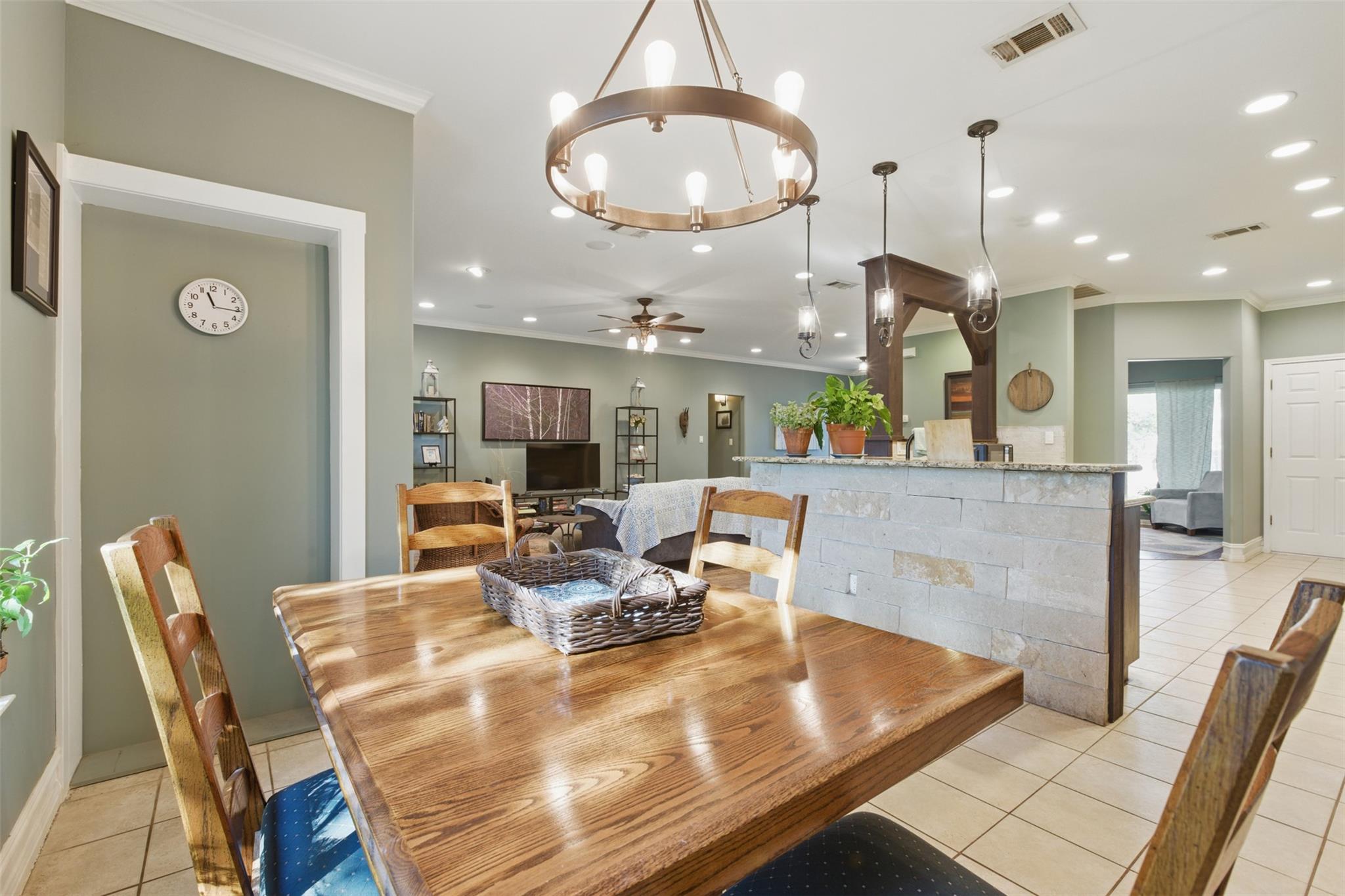 21457 Lakefront Dr, Lago Vista, TX 78645