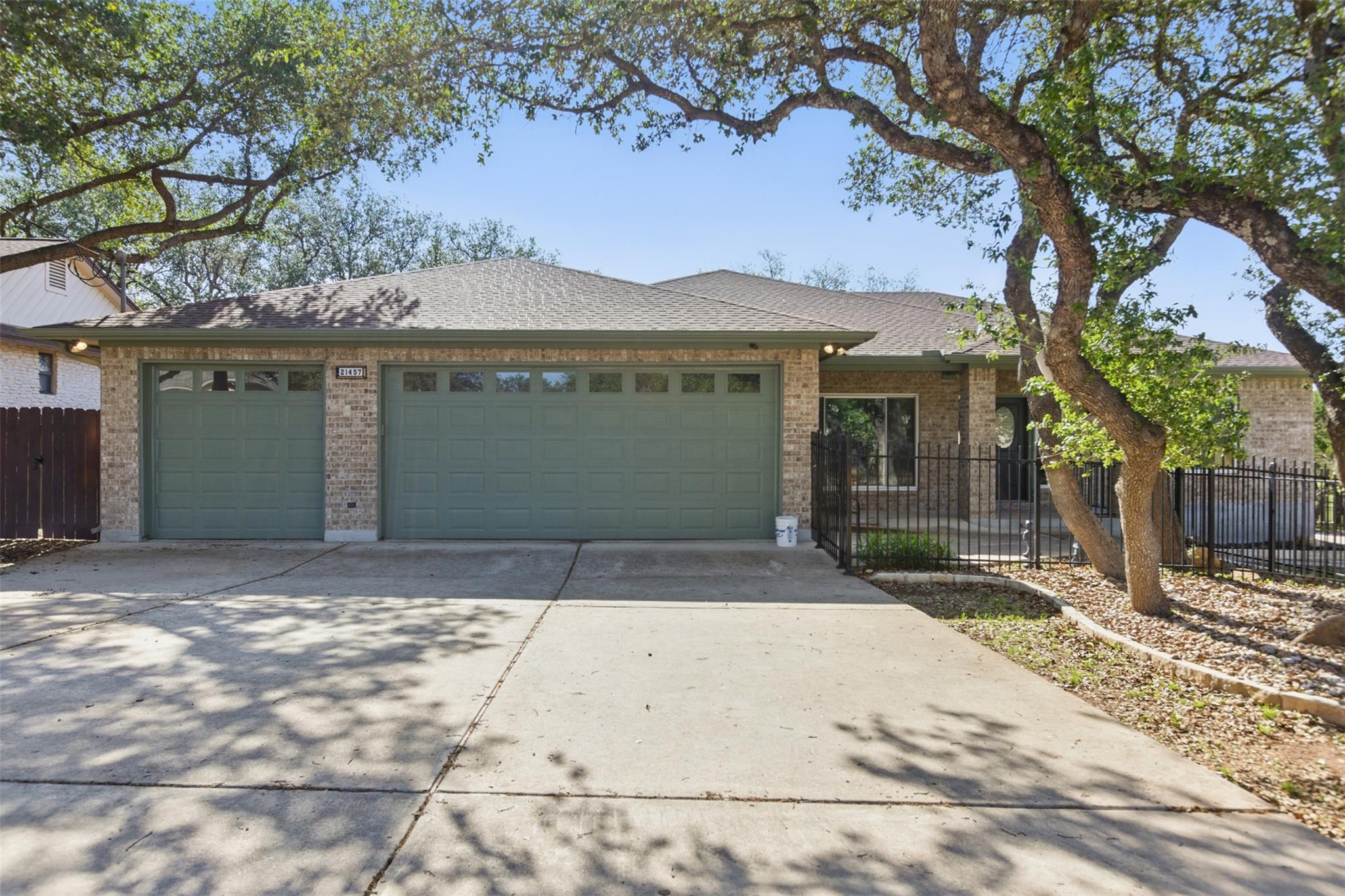 21457 Lakefront Dr, Lago Vista, TX 78645