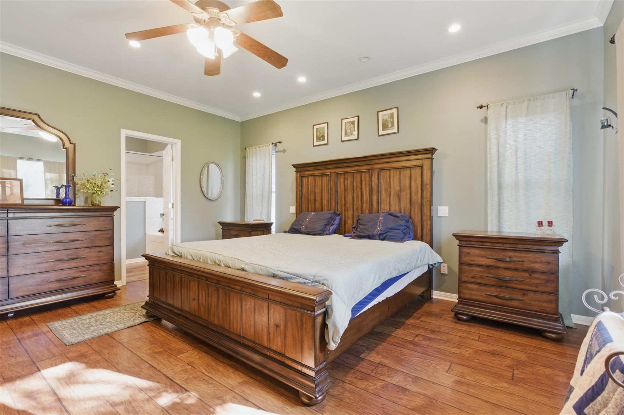 21457 Lakefront Dr, Lago Vista, TX 78645