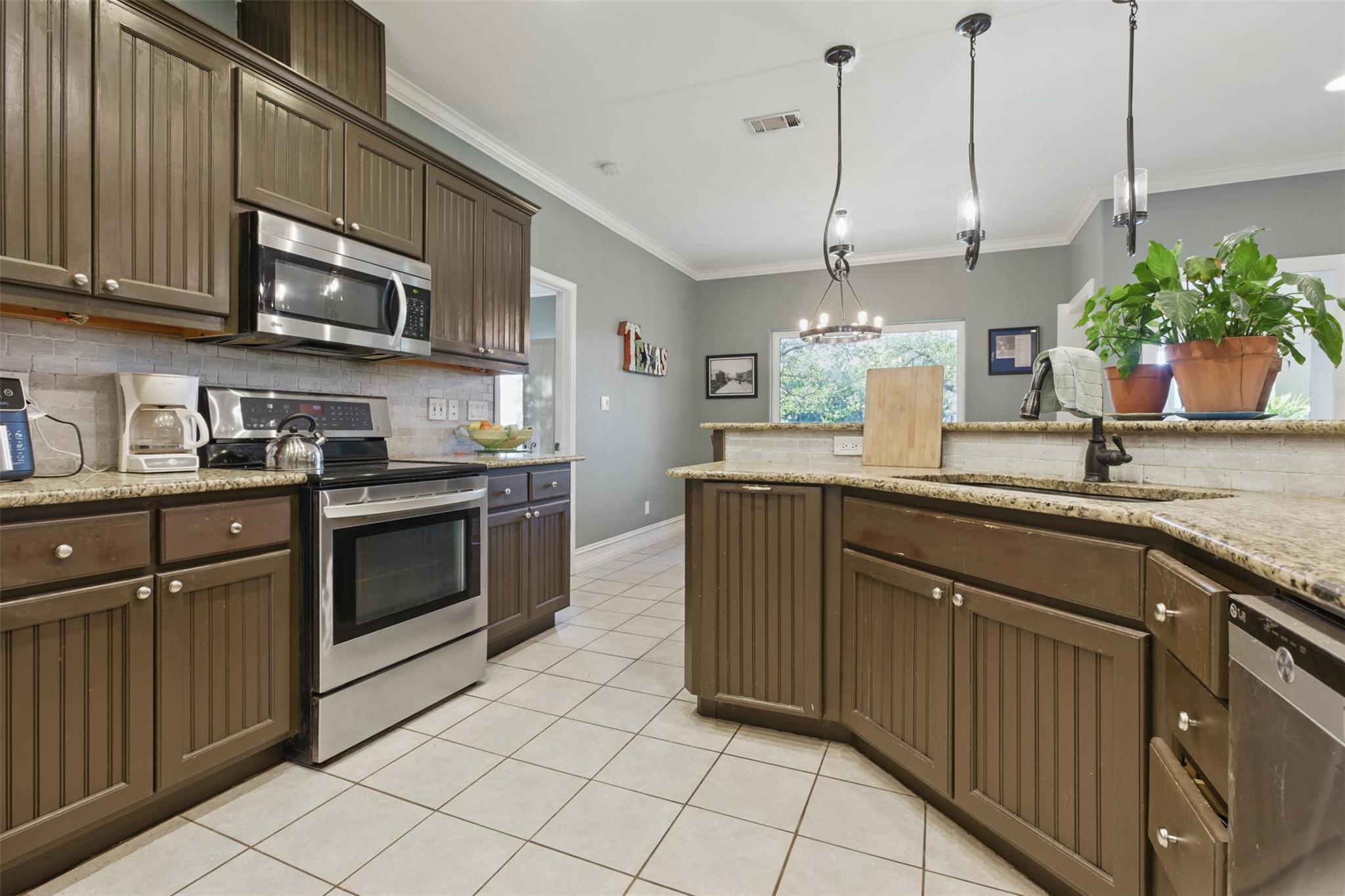 21457 Lakefront Dr, Lago Vista, TX 78645