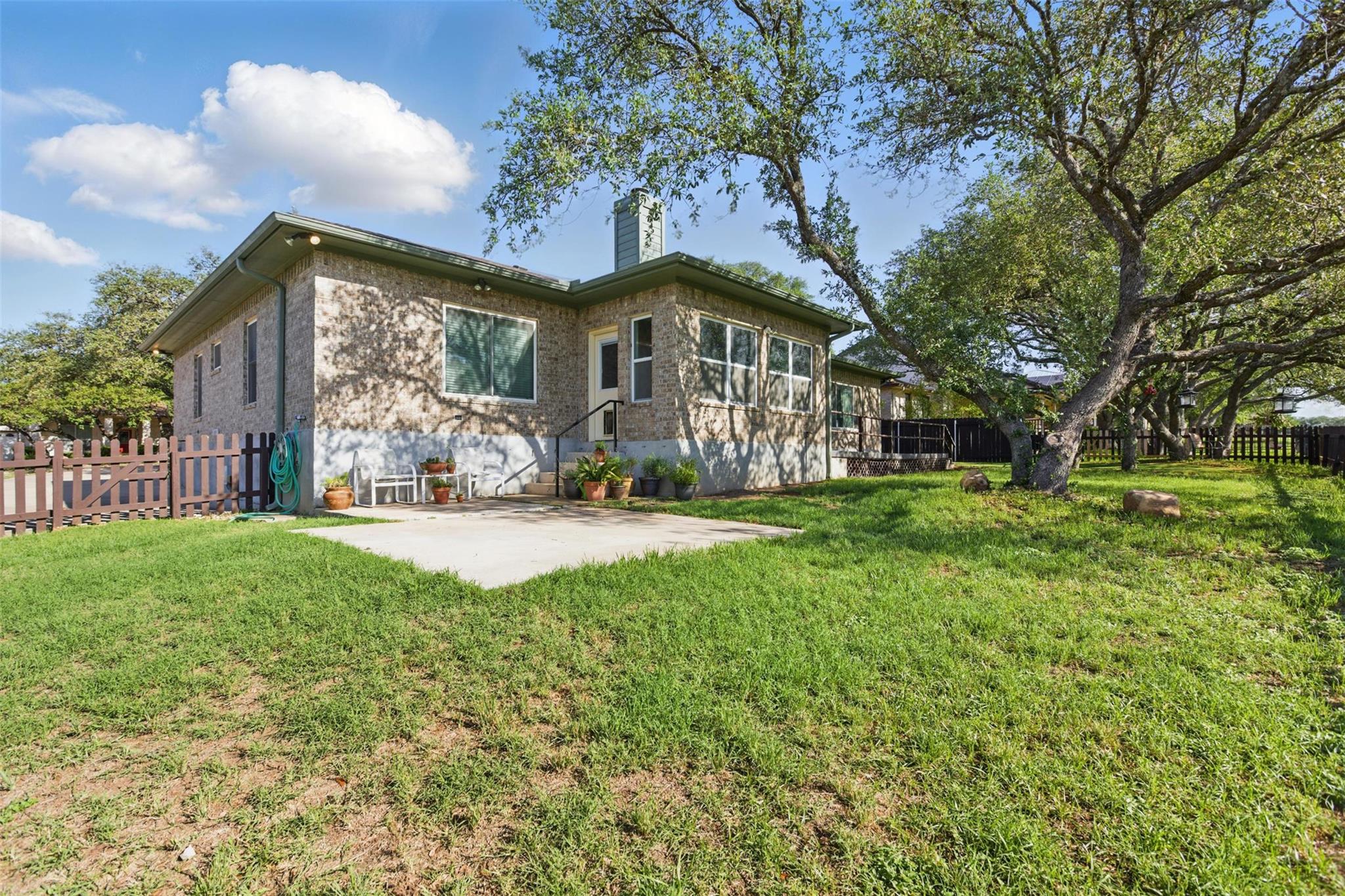21457 Lakefront Dr, Lago Vista, TX 78645