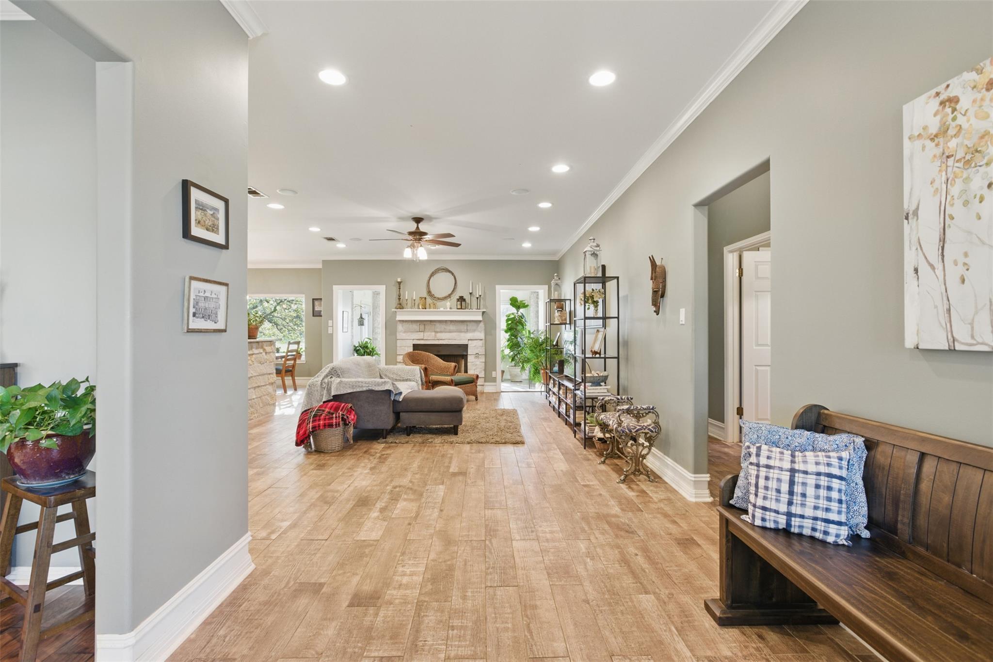 21457 Lakefront Dr, Lago Vista, TX 78645