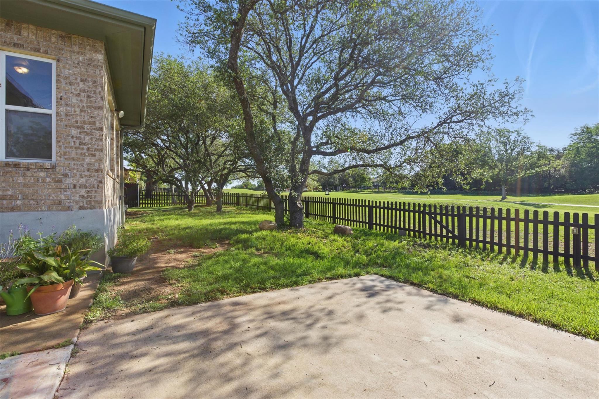 21457 Lakefront Dr, Lago Vista, TX 78645