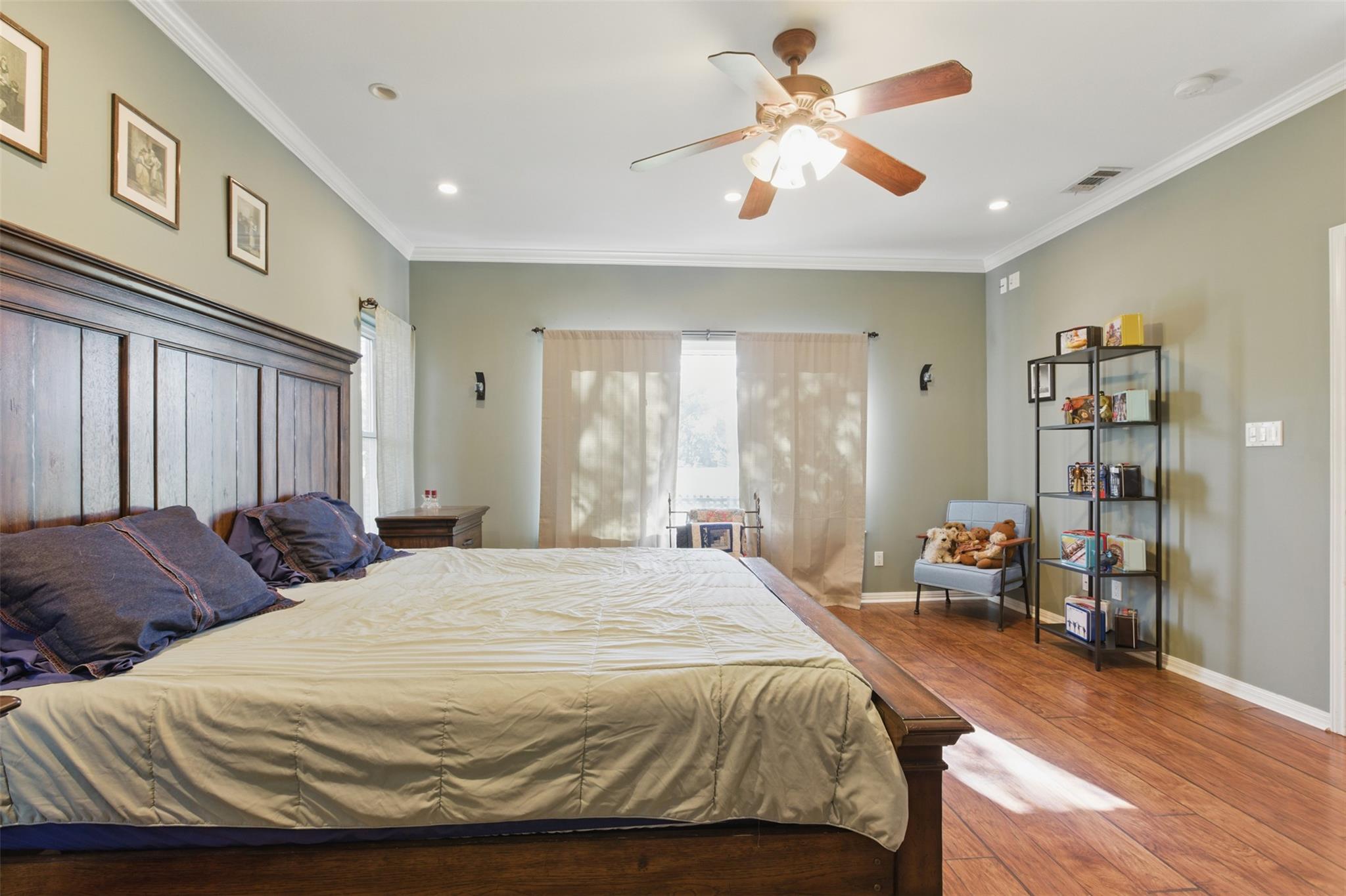 21457 Lakefront Dr, Lago Vista, TX 78645