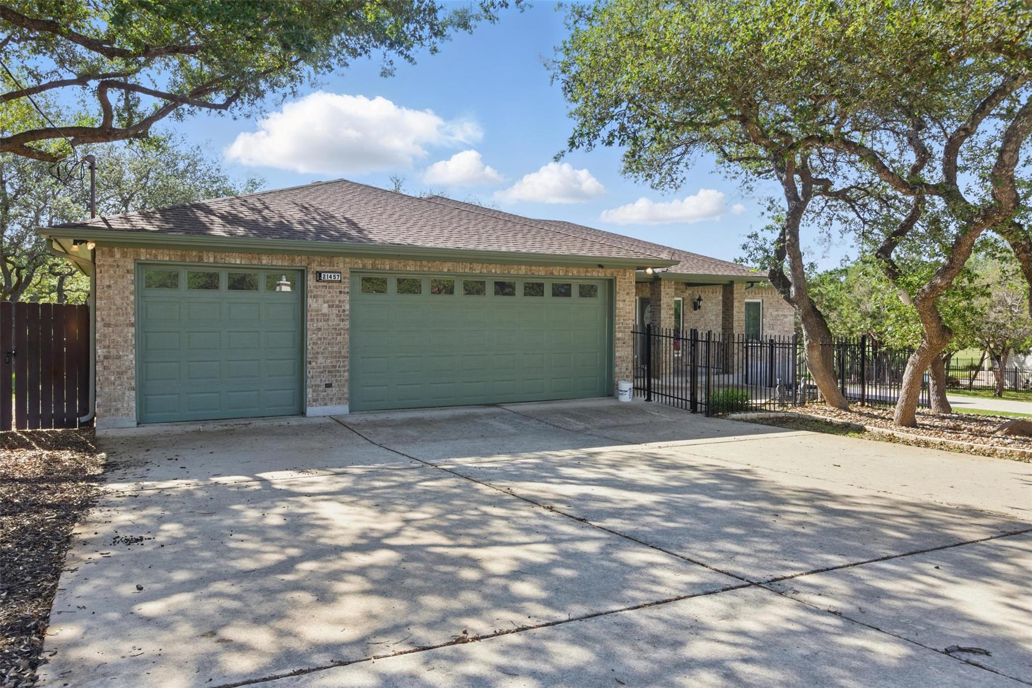 21457 Lakefront Dr, Lago Vista, TX 78645
