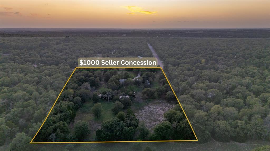 664 Hidden Oaks Dr, Elgin, TX 78621