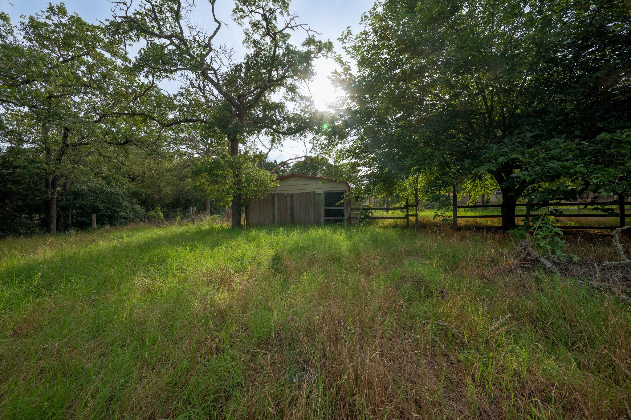 664 Hidden Oaks Dr, Elgin, TX 78621