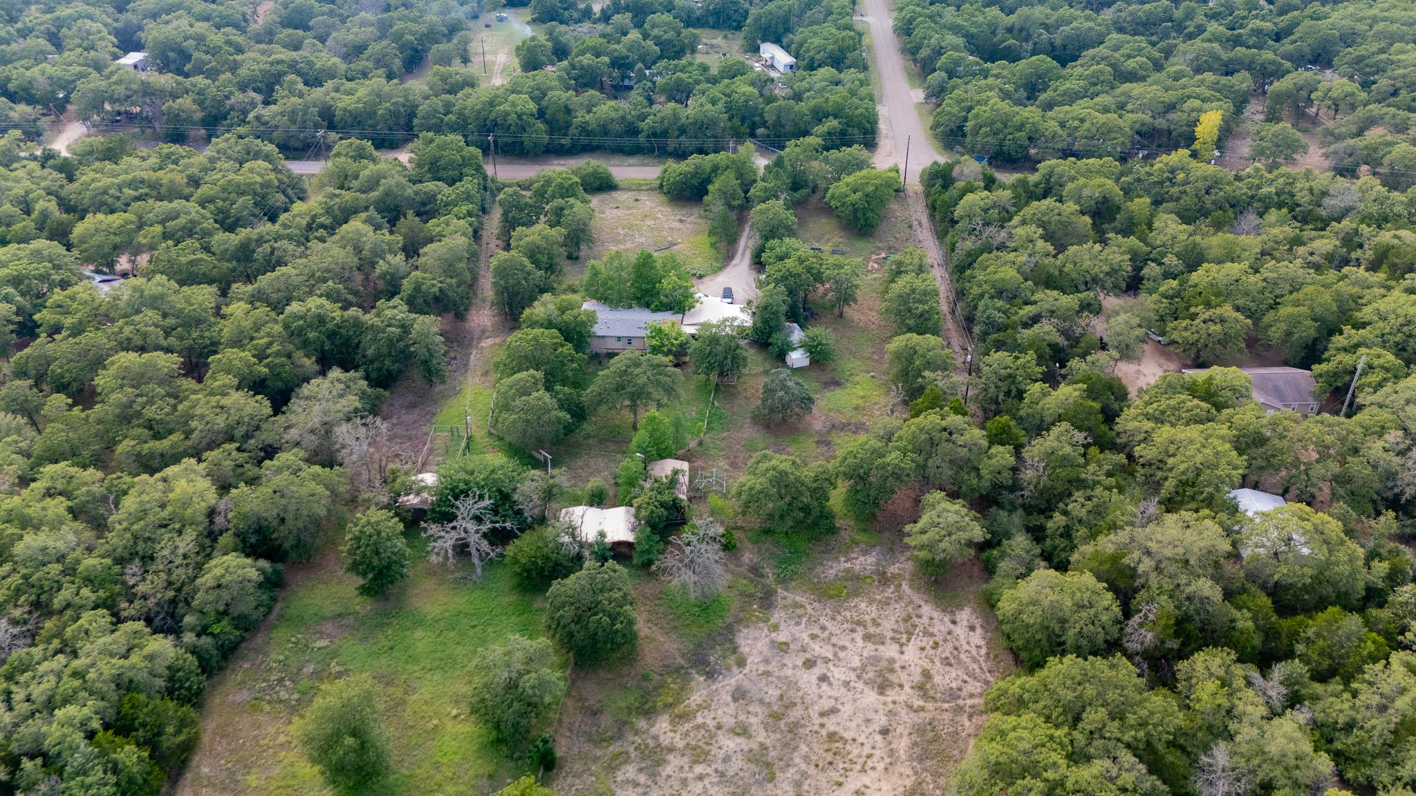 664 Hidden Oaks Dr, Elgin, TX 78621