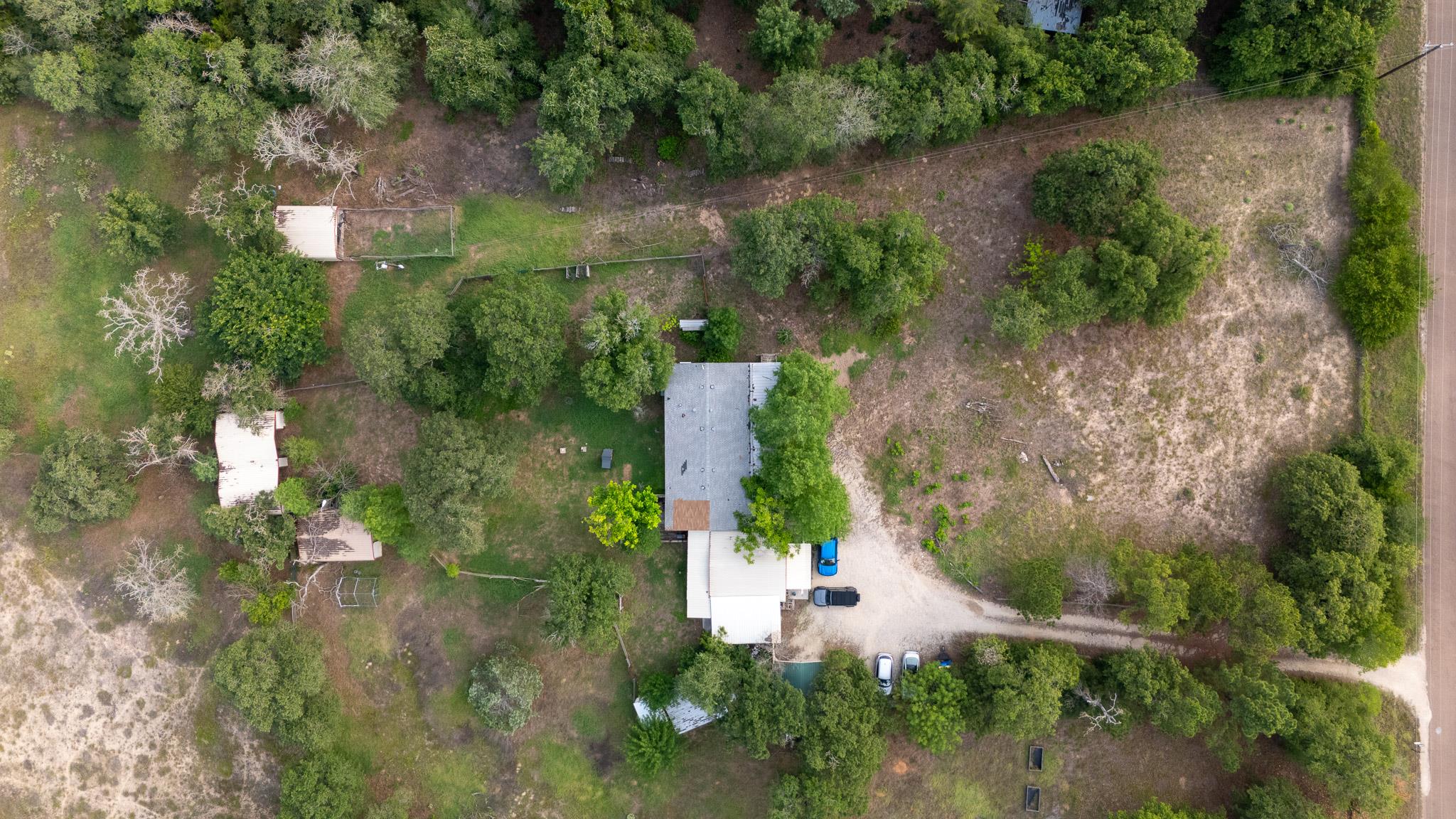 664 Hidden Oaks Dr, Elgin, TX 78621