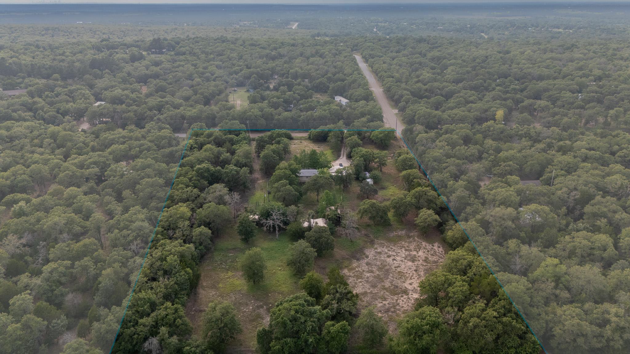 664 Hidden Oaks Dr, Elgin, TX 78621