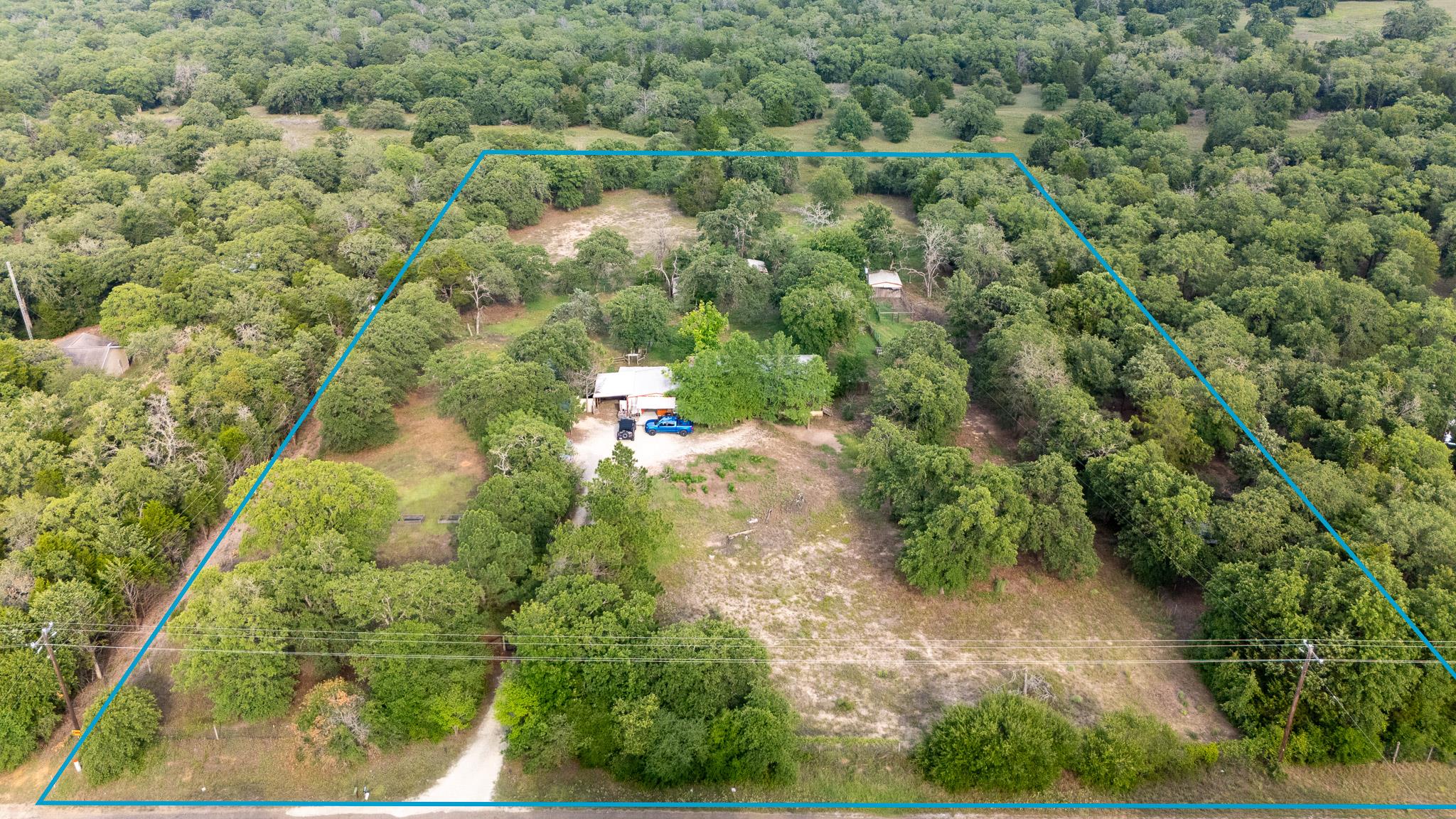 664 Hidden Oaks Dr, Elgin, TX 78621