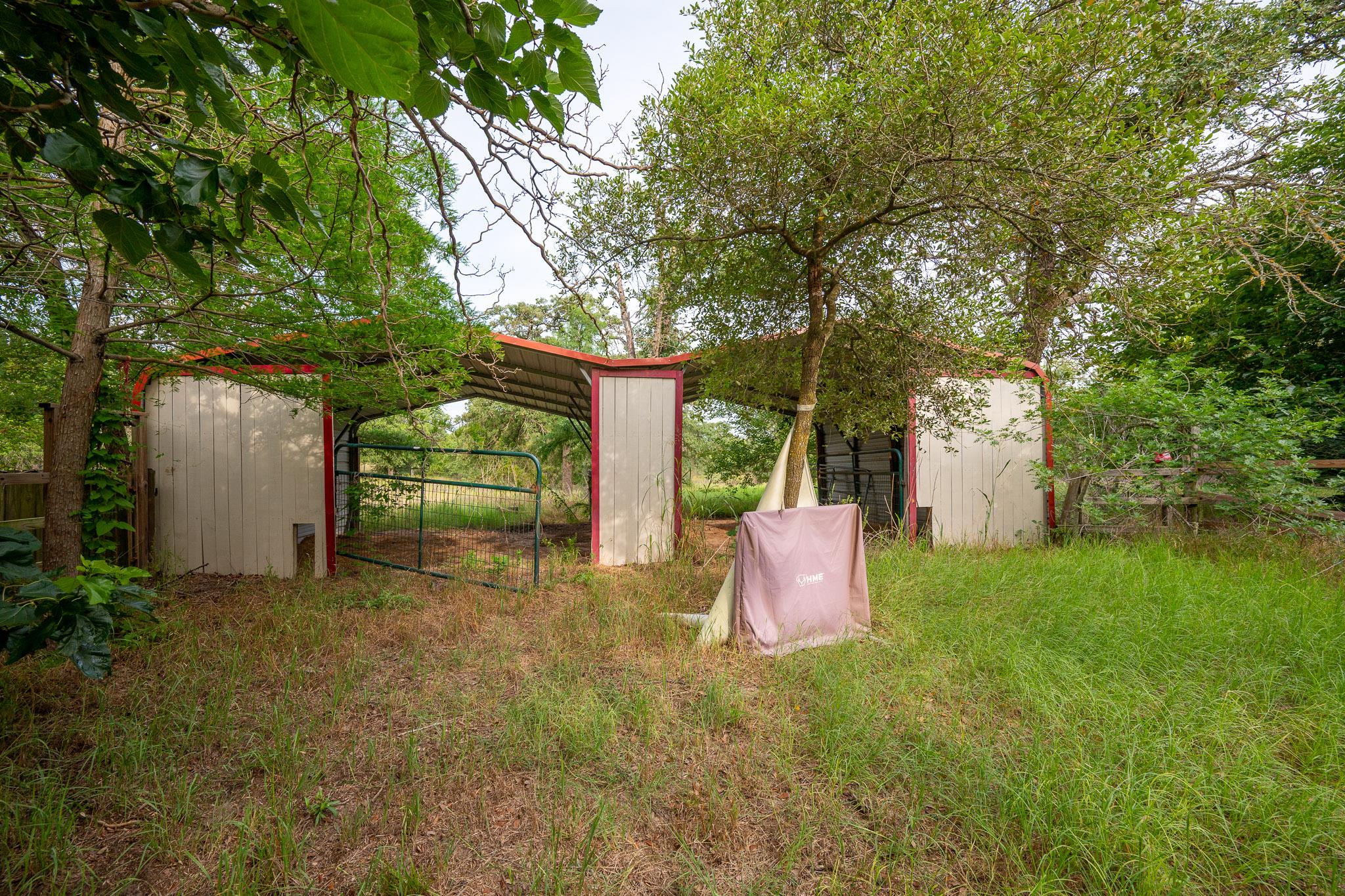 664 Hidden Oaks Dr, Elgin, TX 78621