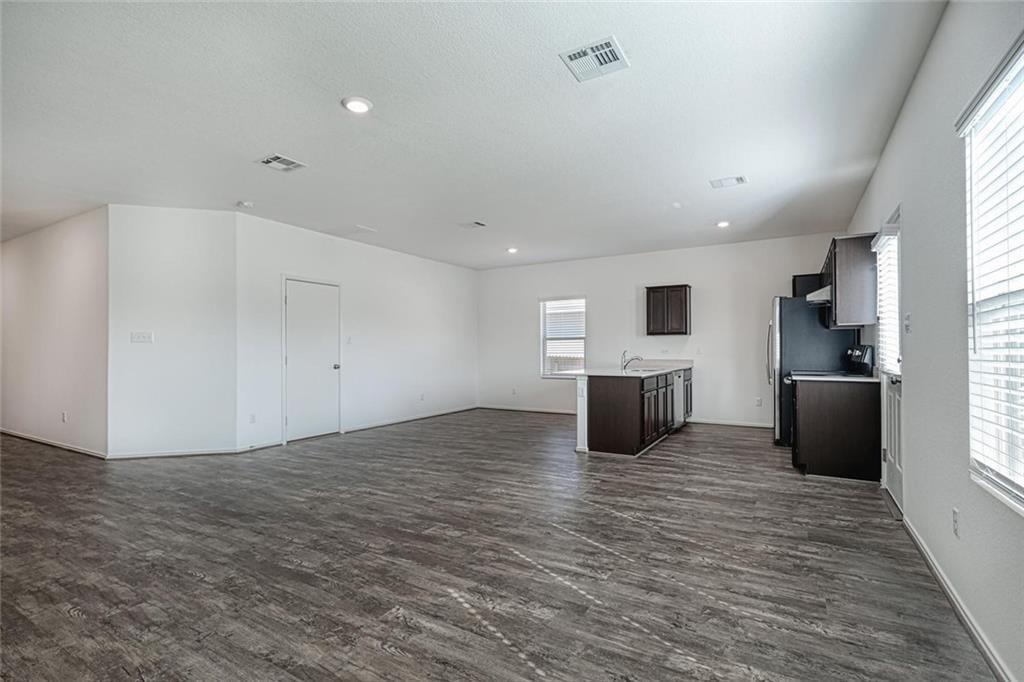 772 Circle Way, Jarrell, TX 76537