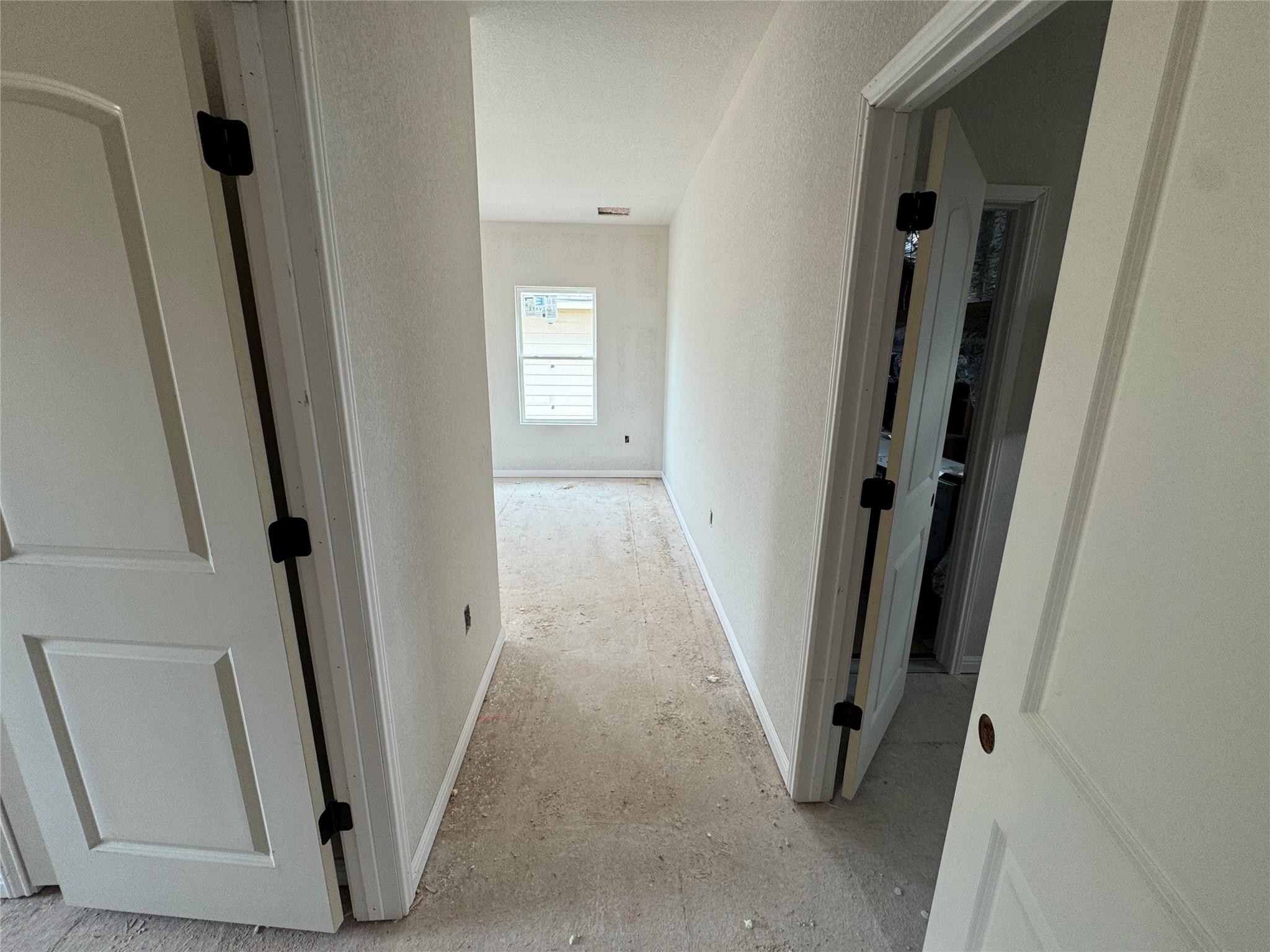 301 Willow Heights Dr, Hutto, TX 78634