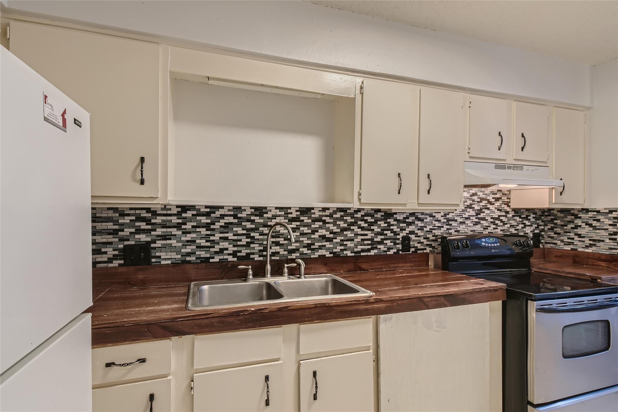 2712 Parker Ln # B, Austin, TX 78741