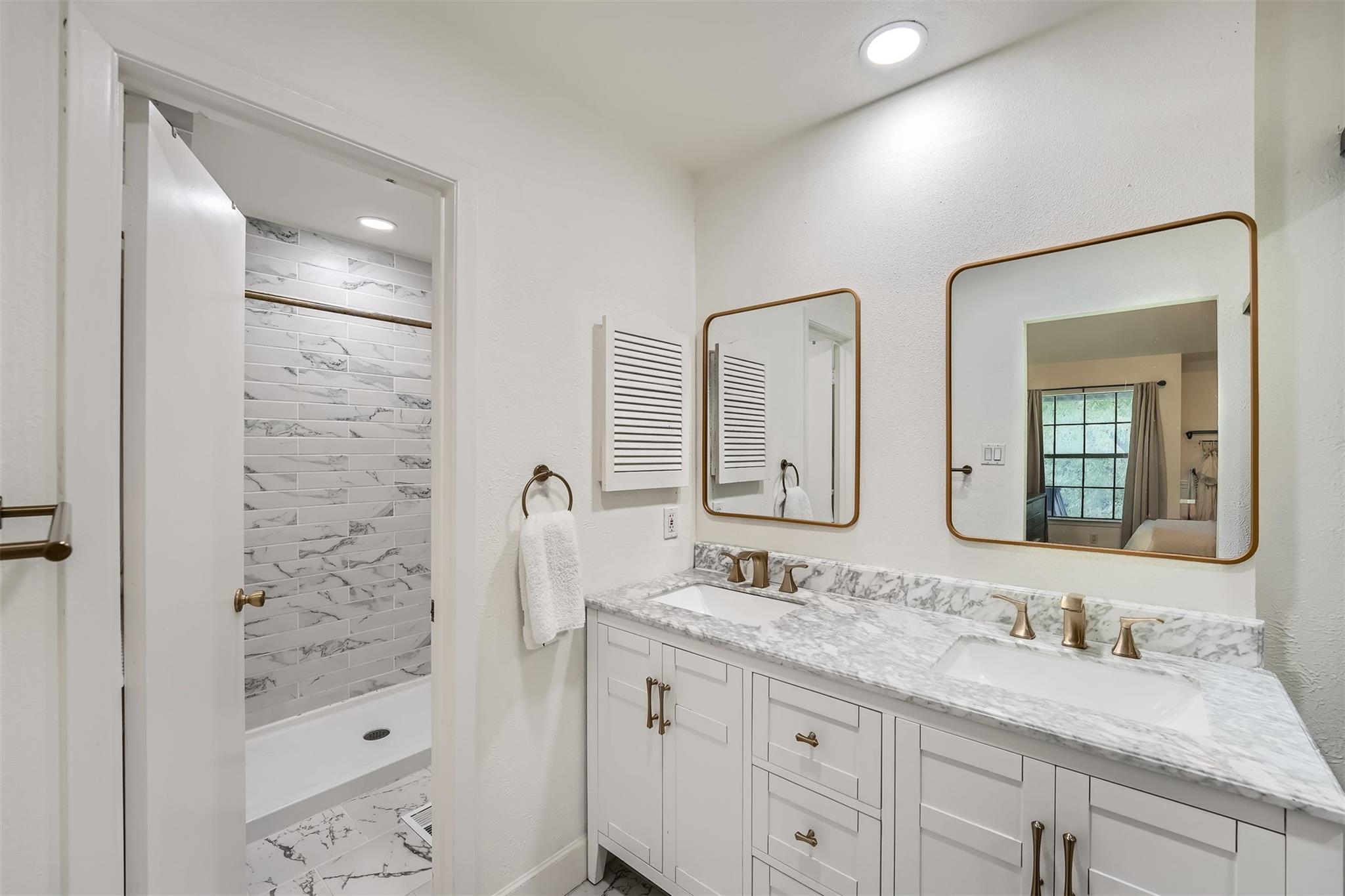 1748 Ohlen Rd # 10, Austin, TX 78757