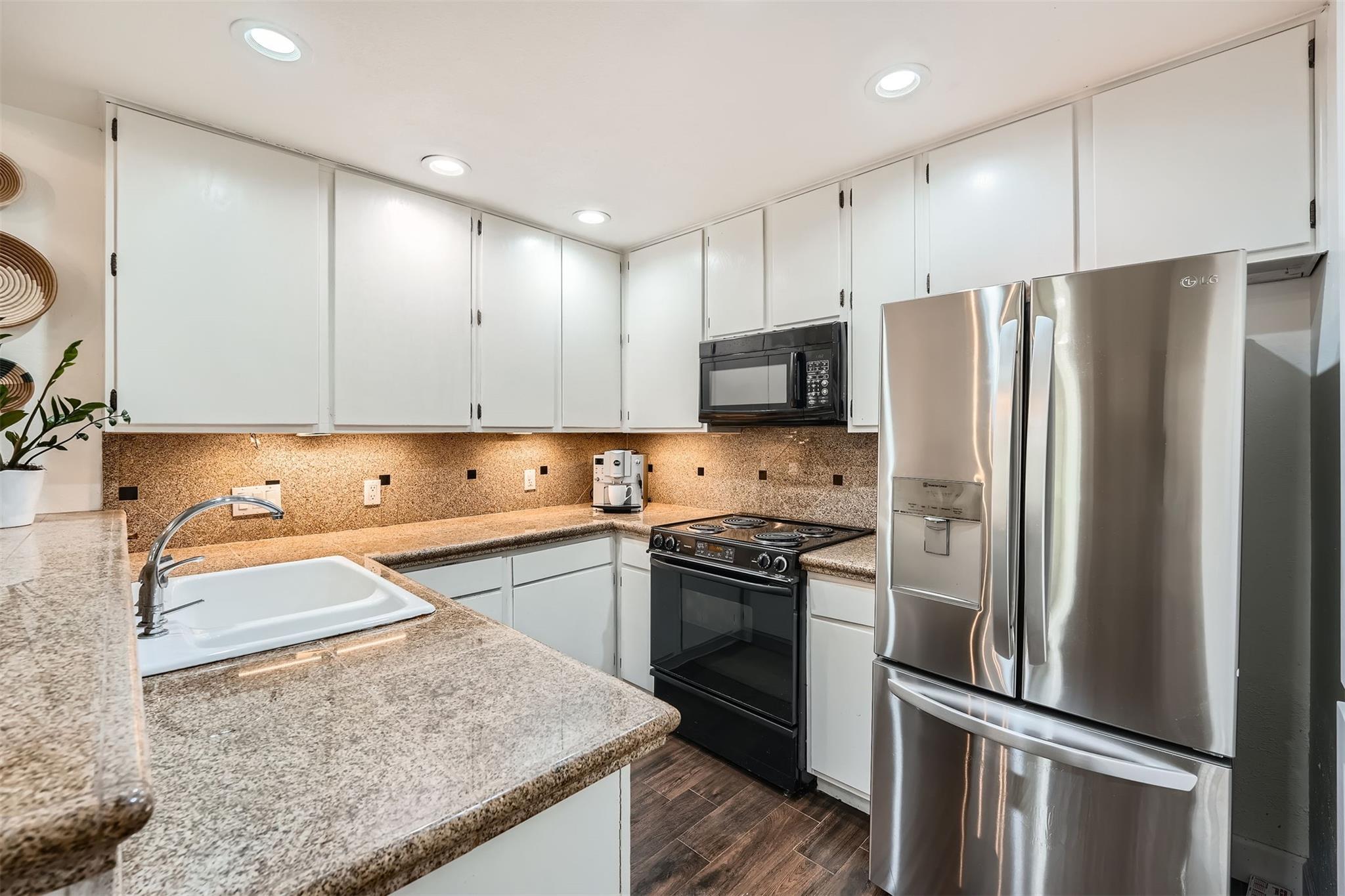 1748 Ohlen Rd # 10, Austin, TX 78757