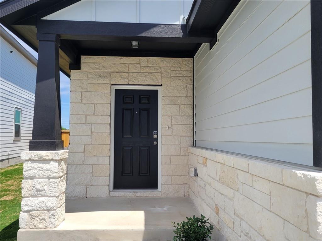 489 S Unforgiven Ln S, Jarrell, TX 76537