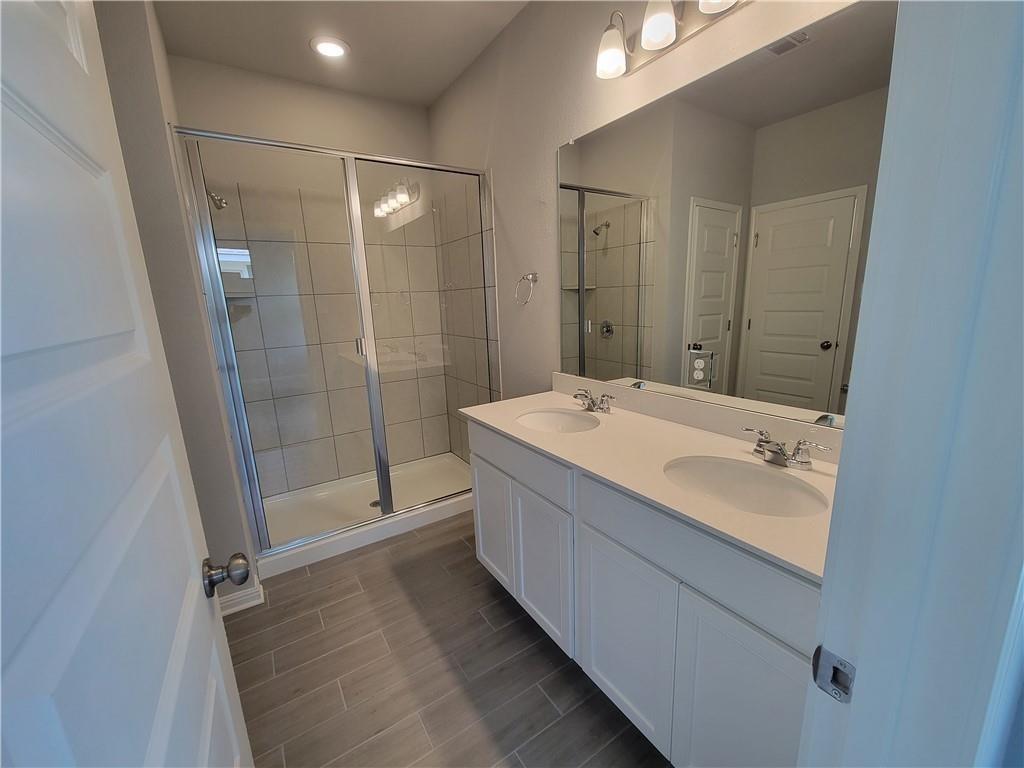489 S Unforgiven Ln S, Jarrell, TX 76537