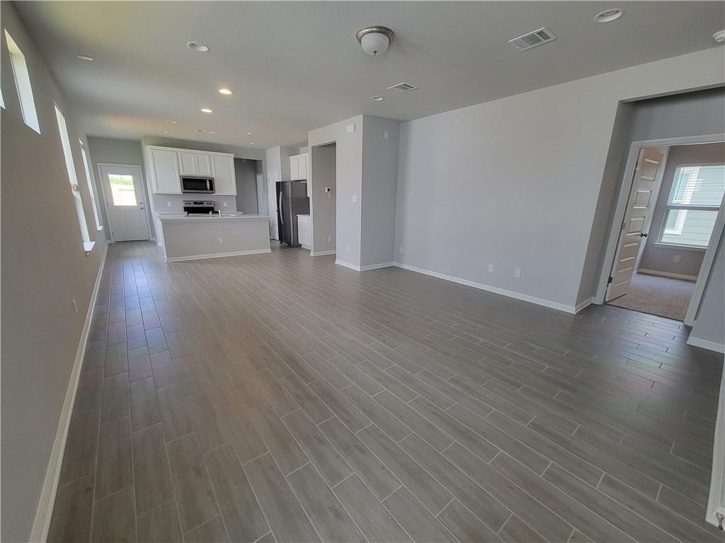489 S Unforgiven Ln S, Jarrell, TX 76537