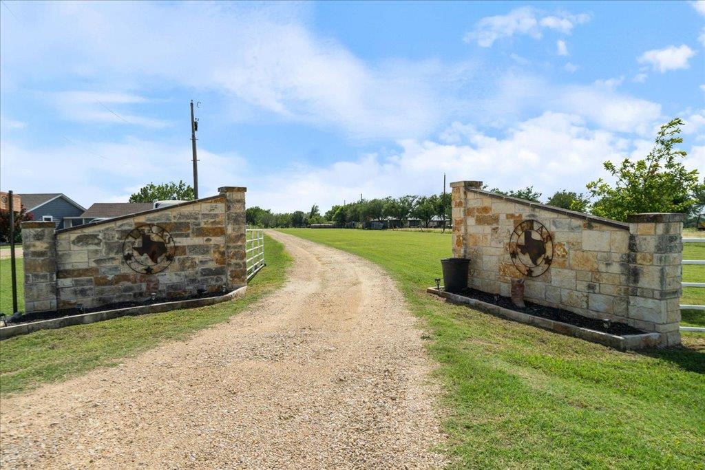 1301 County Road 448, Taylor, TX 76574